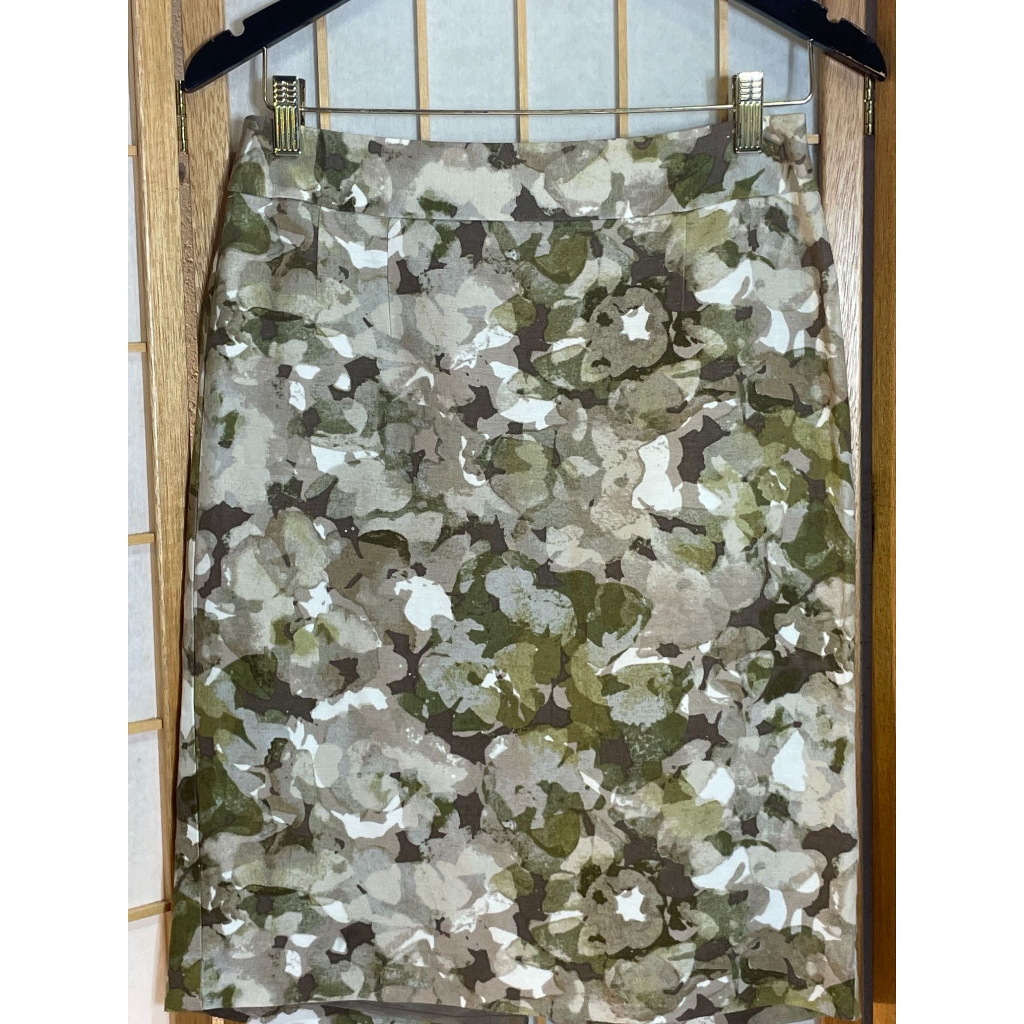 Banana Republic Banana Republic Sz 4 Linen Blend Floral Skirt Size 27" / US 4 / IT 40 - 2 Thumbnail
