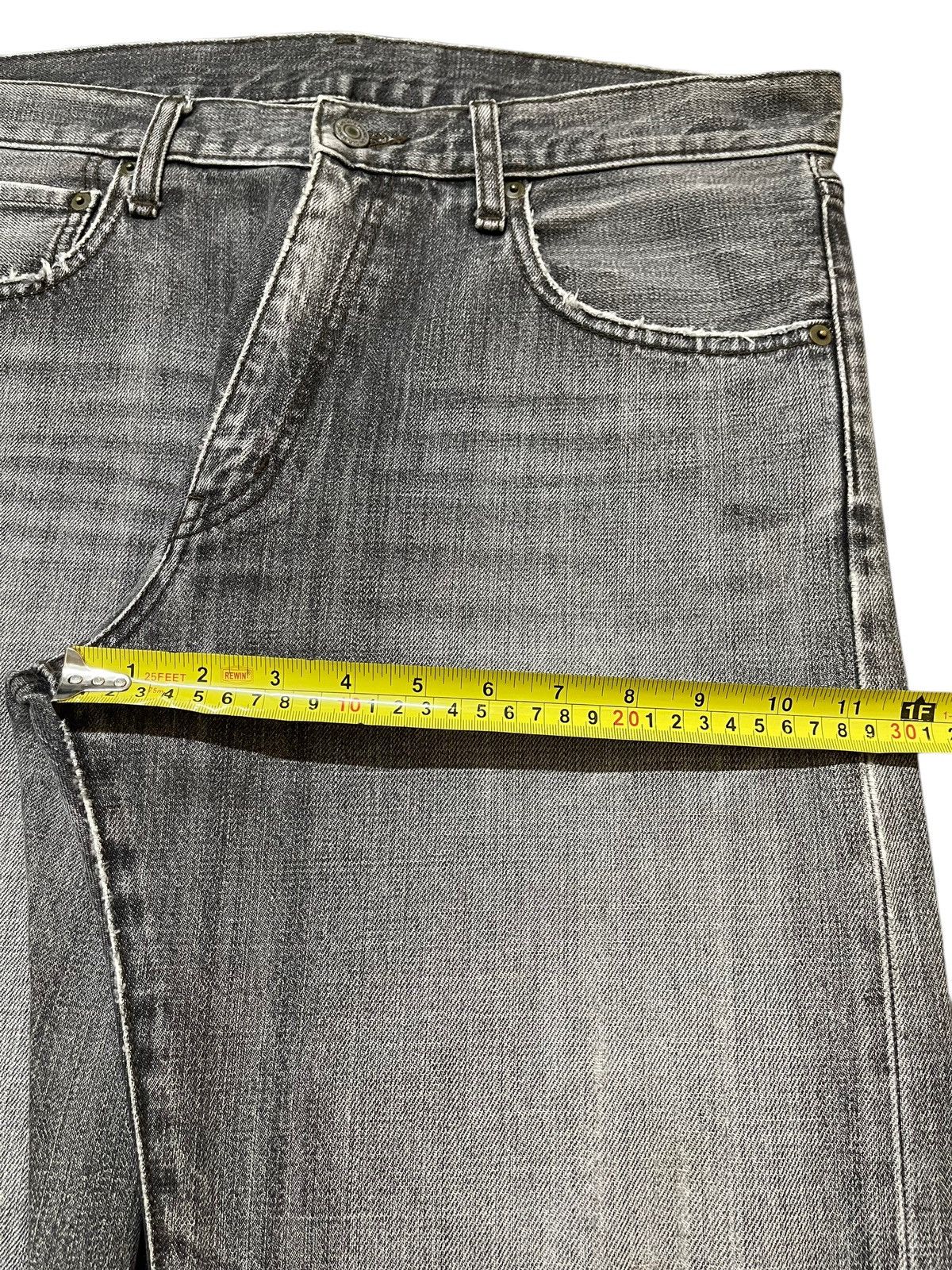 Uniqlo Vintage Japanese Uniqlo Faded Wash Distressed Loose Jeans Size US 34 / EU 50 - 14 Thumbnail
