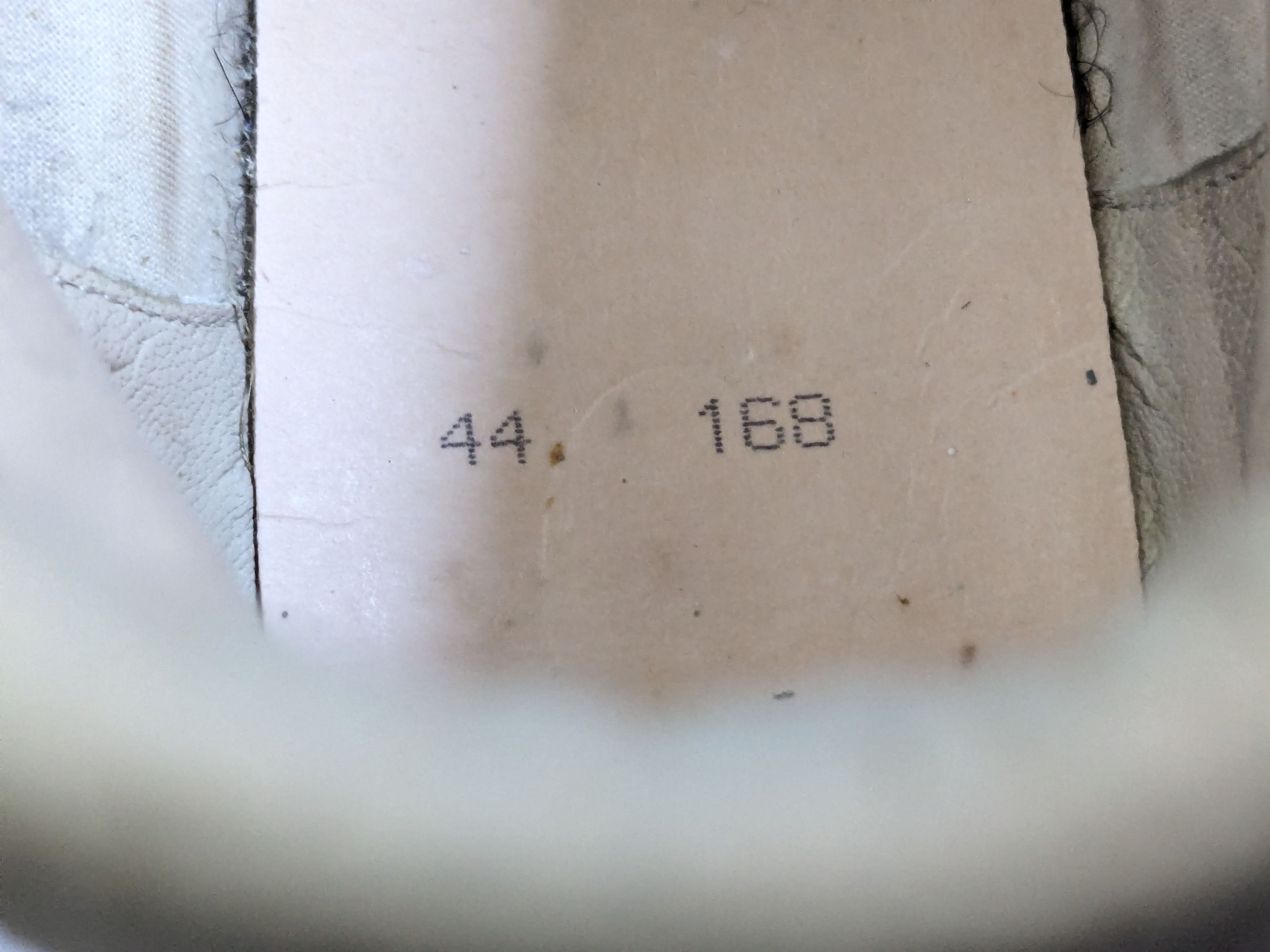 Maison Margiela Maison Margiela Replica GAT White Gray 11 44 Low Tops Size US 11 / EU 44 - 6 Thumbnail