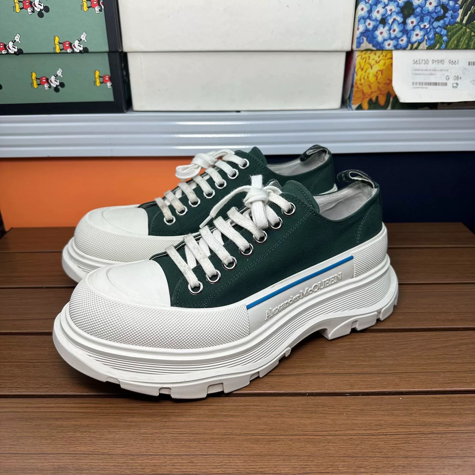 Alexander McQueen Alexander McQueen Green Lowtop Sneakers 8 Men Size US 8 / EU 41 - 1 Thumbnail