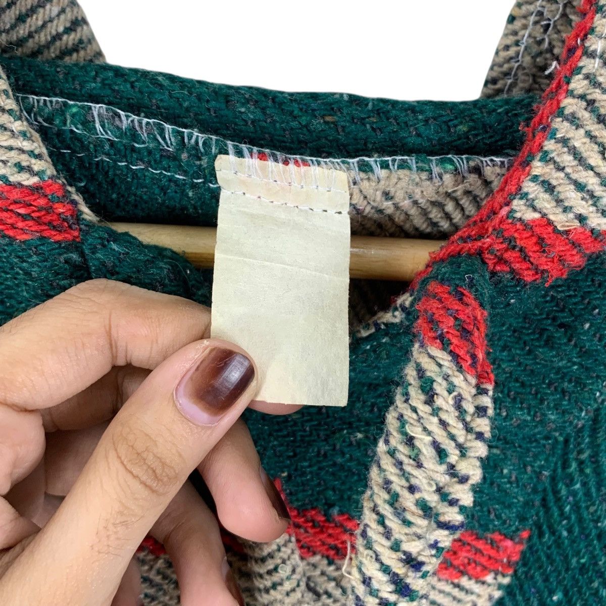 Vintage Vintage 80s MEXICAN BAJA PONCHO Rug Drug Woven Hoodie Size US L / EU 52-54 / 3 - 7 Thumbnail