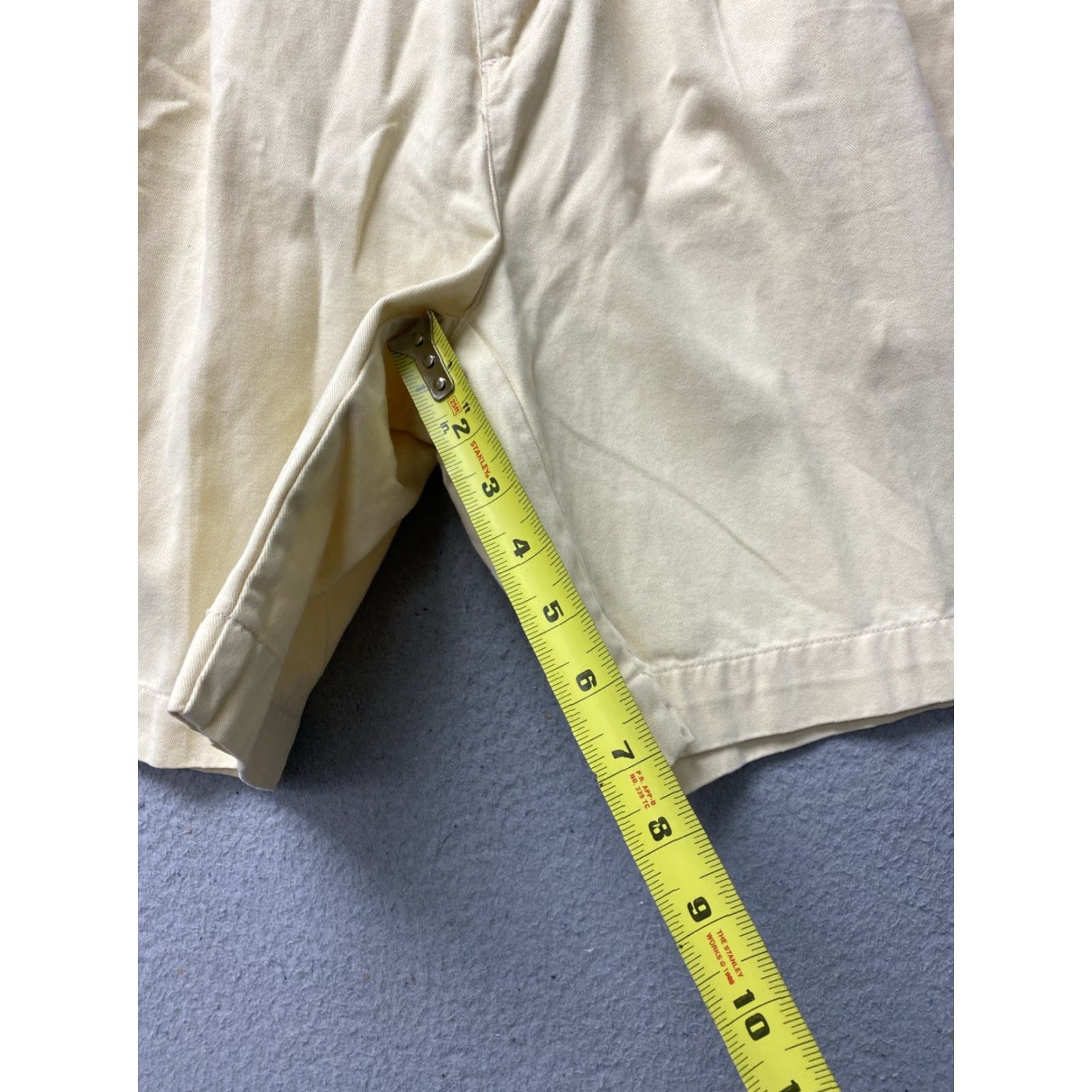 Izod VINTAGE Izod Mens Chino Shorts Casual Travel Cotton Size 34 Yellow Summer Size US 34 / EU 50 - 6 Thumbnail