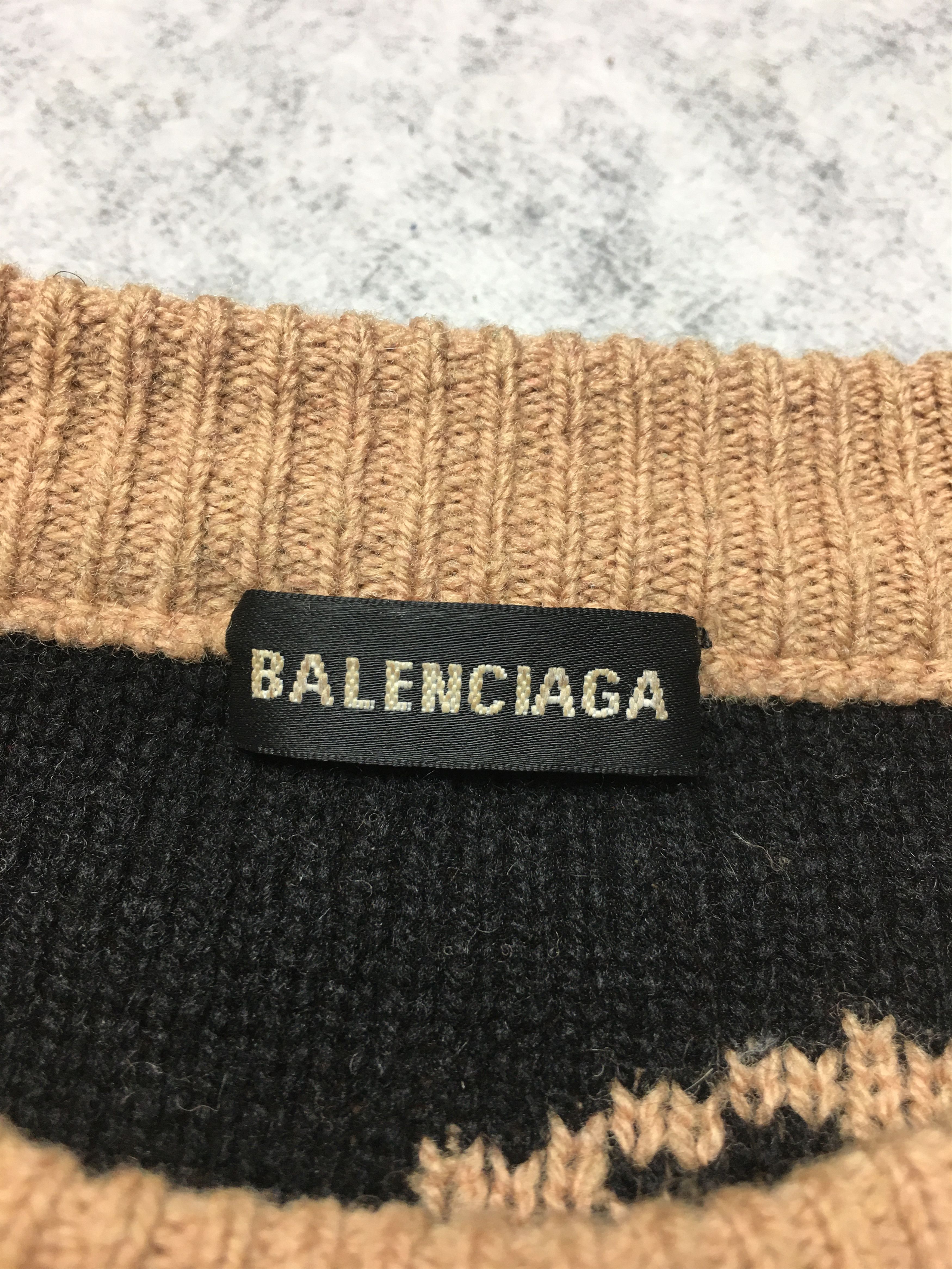 Balenciaga Balenciaga Allover Logo Crewneck Sweater Size L Size US L / EU 52-54 / 3 - 10 Thumbnail