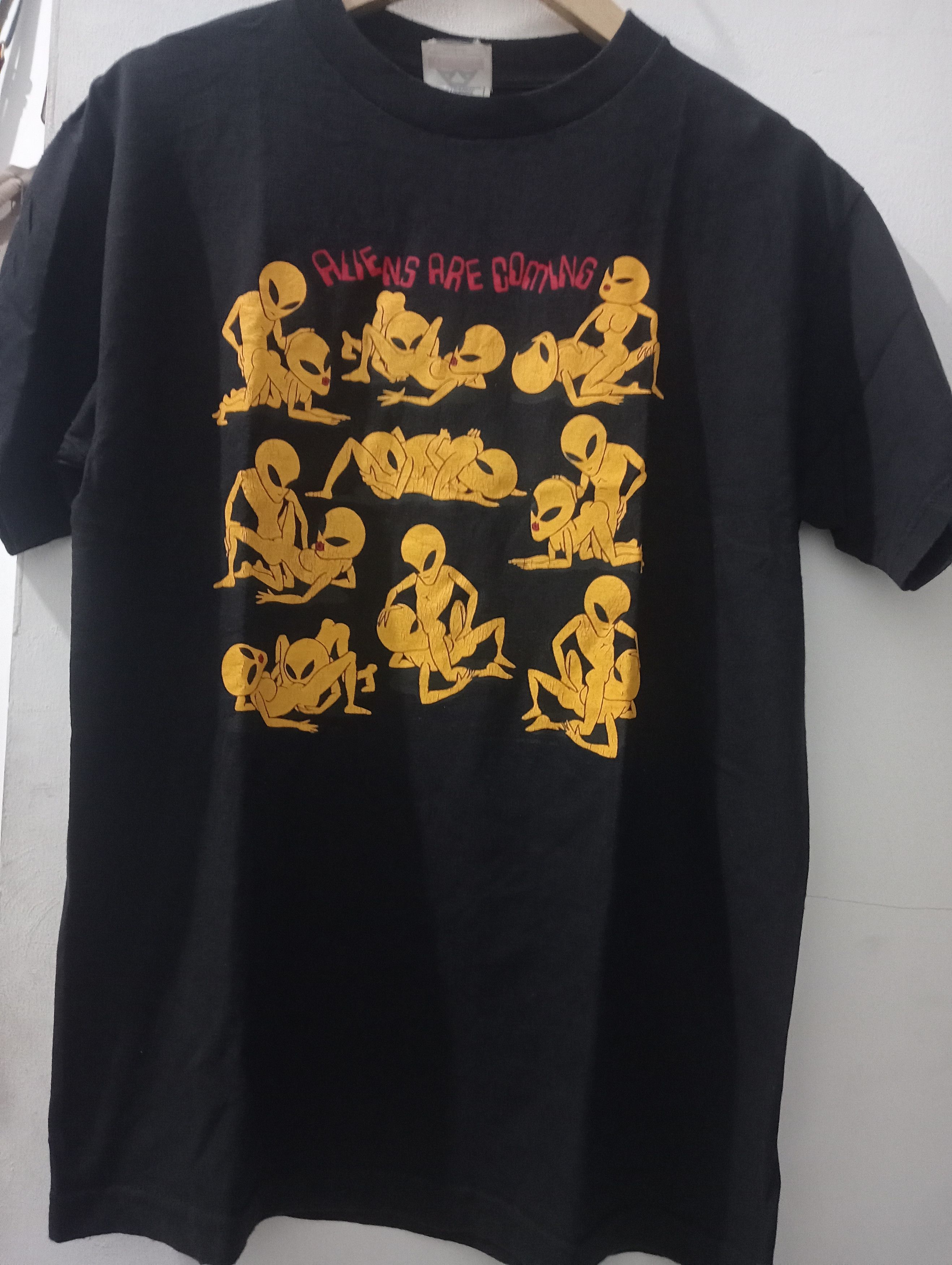 Vintage aliens are coming x vintage x aliens Size US M / EU 48-50 / 2 - 1 Thumbnail