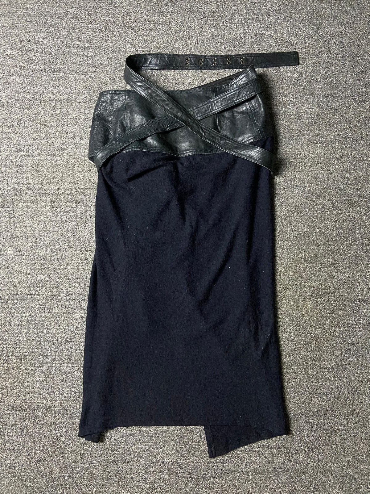 Donna Karan DONNA KARAN Leather Knee-Length Skirt (139) Size 27" / US 4 / IT 40 - 3 Thumbnail