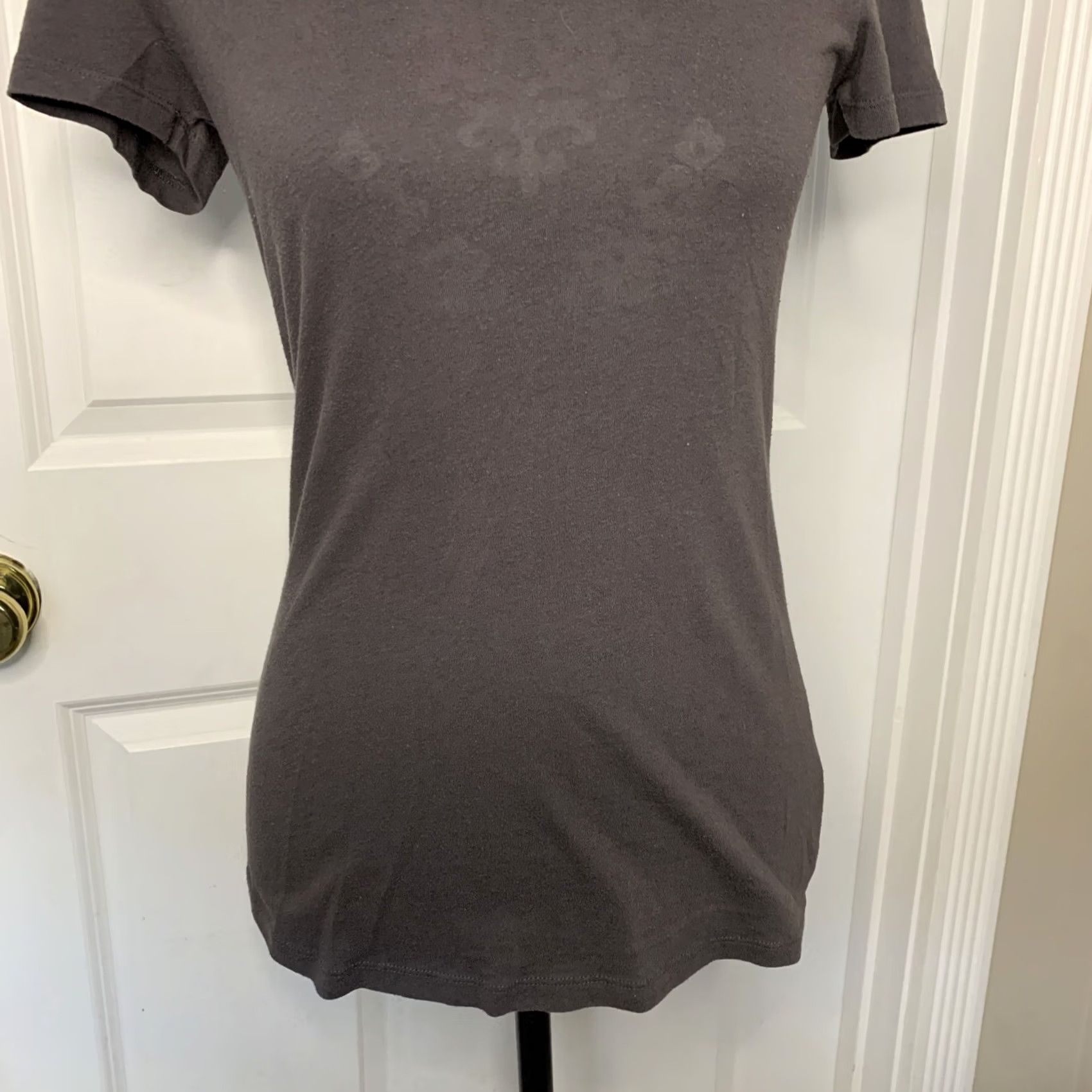 Victoria's Secret Victoria’s Secret T-Shirt Women’s SZ S Gray W/Crystals Short Sleeve Shirt Womens XS? Size S / US 4 / IT 40 - 3 Thumbnail