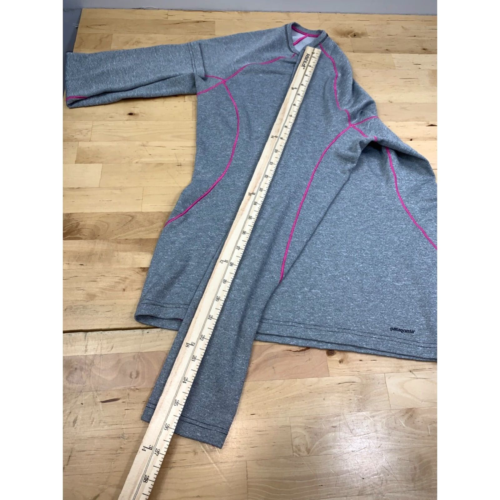 Patagonia Patagonia Capilene 3 Shirt Womens XS Gray Long Sleeve Midweight Camp Hike Size XS / US 0-2 / IT 36-38 - 5 Thumbnail