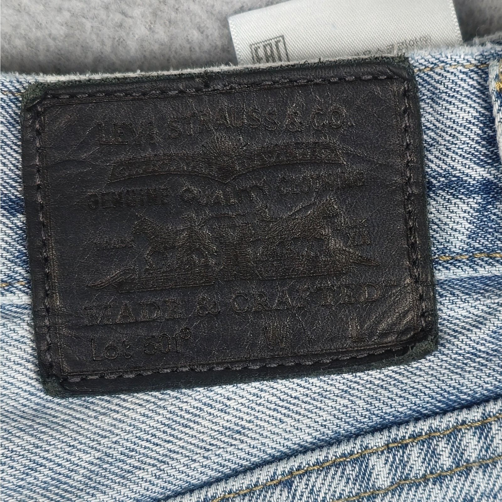 Levi's Levi's 501 Jeans 28x28 Button Fly Joe Cool Snoopy Patch Size US 28 / EU 44 - 14 Thumbnail