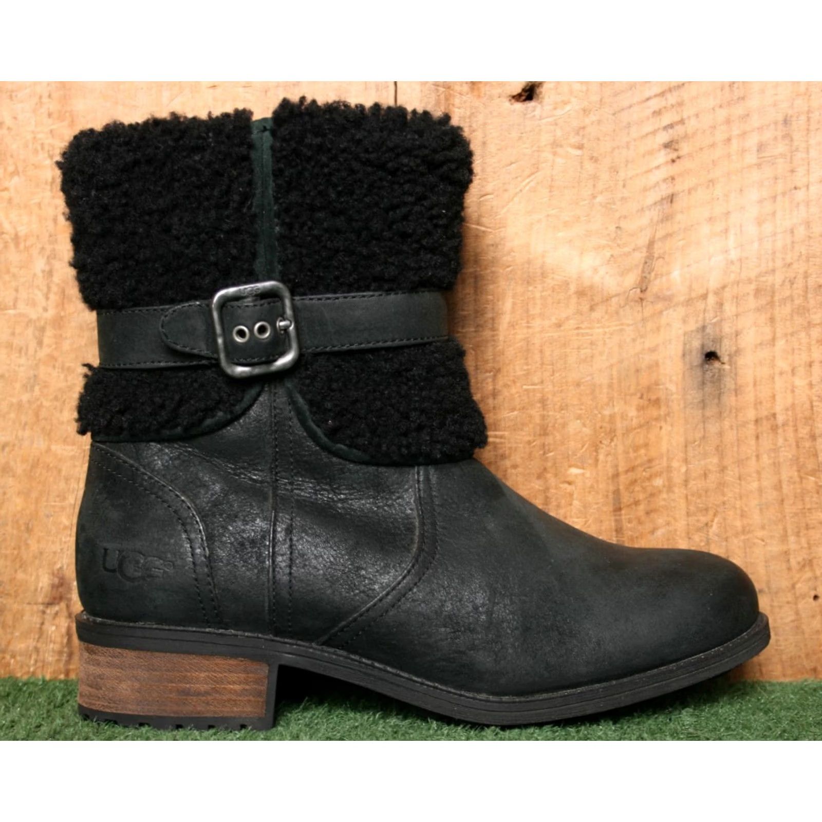Ugg VINTAGE UGG Blayre II Black Leather Sheepskin Shearling Cuff Lined Ankle Boots Sz. 7 Boots Womens Black 7 UGG Blayre II Size US 6 / IT 36 - 2 Thumbnail