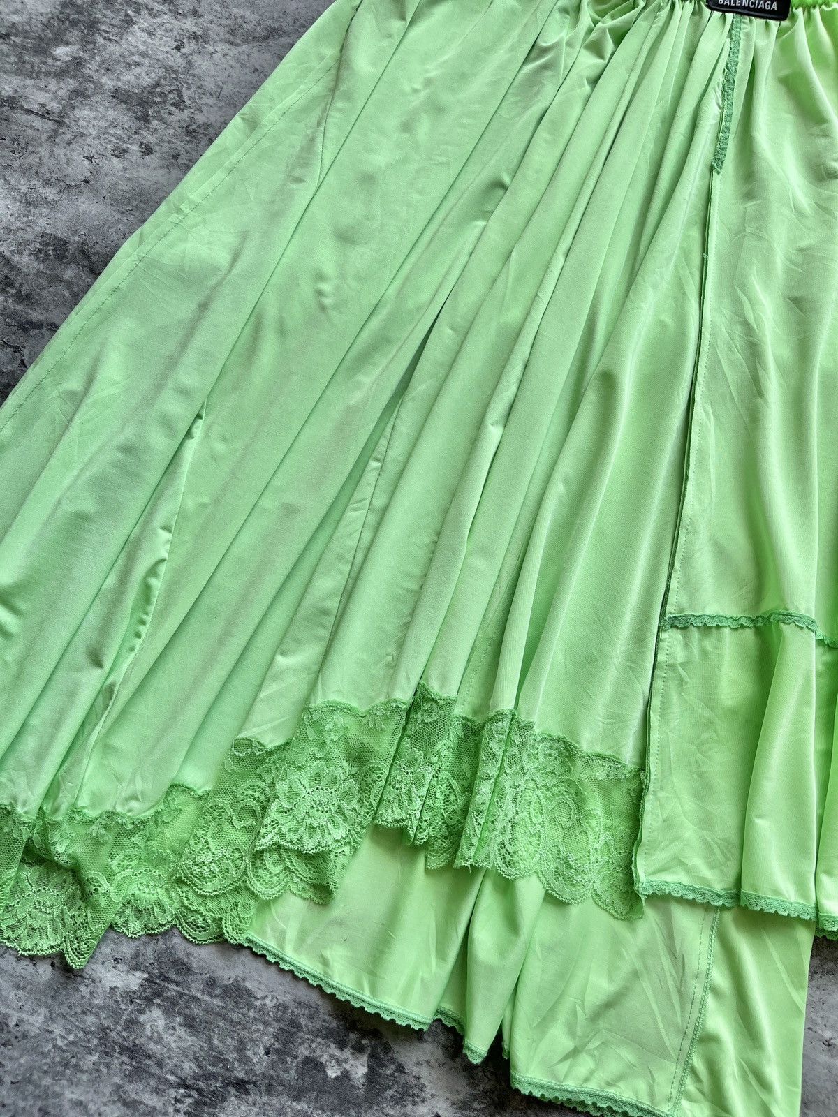 Balenciaga Balenciaga Lace Panel Asymmetric Skirt Size XXS / US 00 / IT 34 - 14 Thumbnail