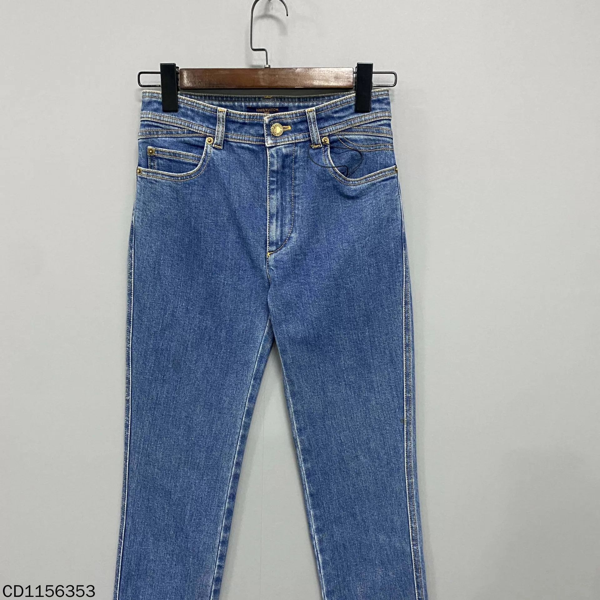 Louis Vuitton Louis Vuitton Washed Blue Jeans 34 99 New Size 25" / US 0 / IT 36 - 1 Thumbnail