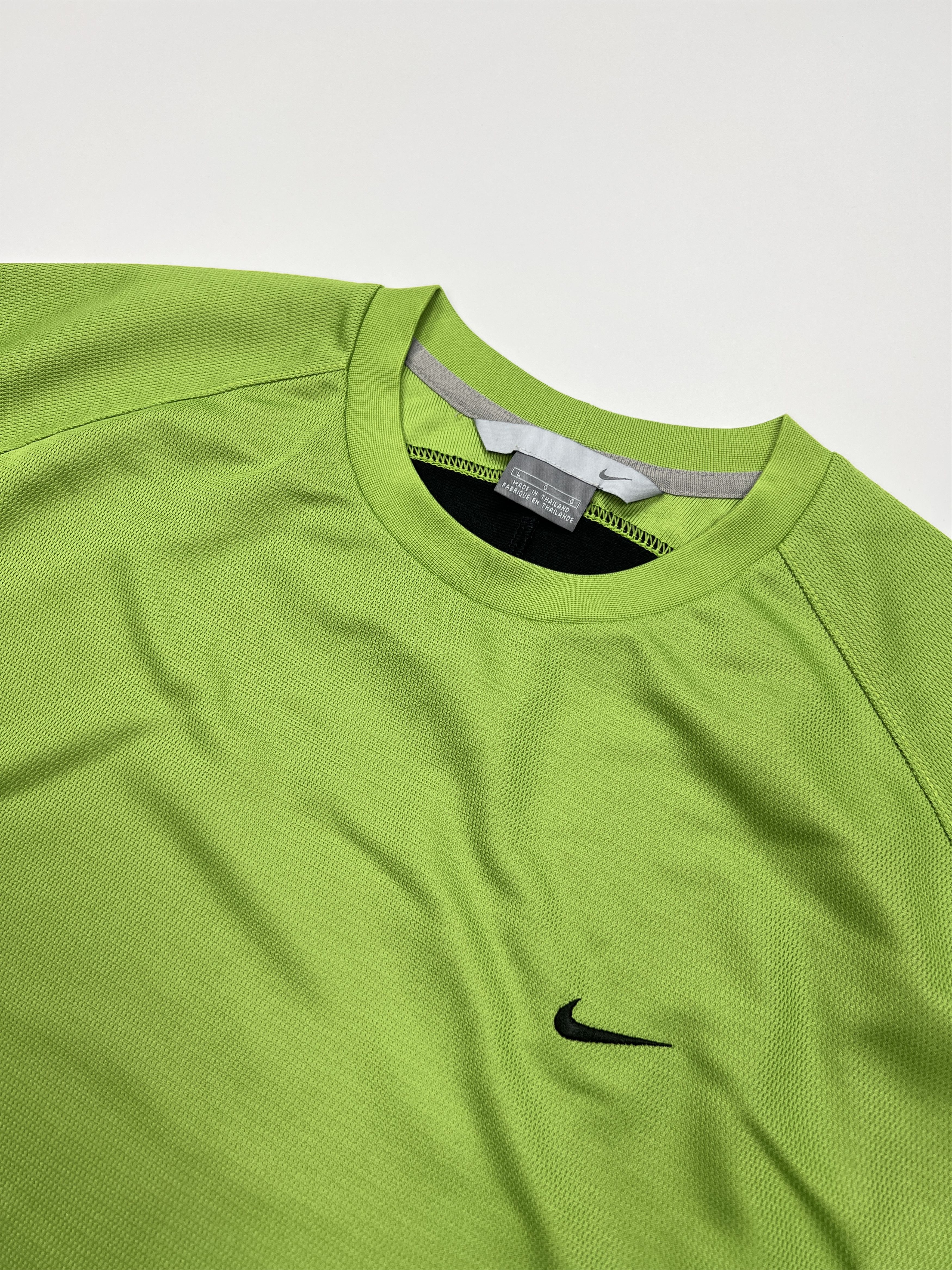 Nike Vintage y2k Nike TN Style Green Jersey Shirt Small Swoosh Size US L / EU 52-54 / 3 - 3 Thumbnail
