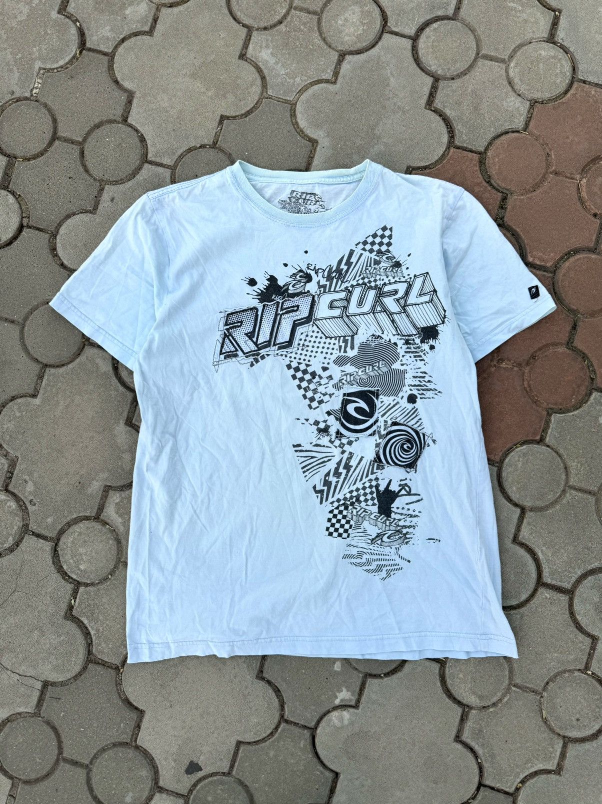 Rip Curl Vintage Rip Curl Spell Out Tee Shirt Surf style Size US L / EU 52-54 / 3 - 1 Thumbnail