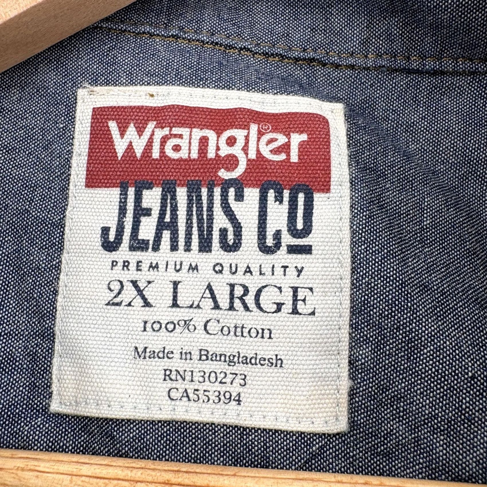 Wrangler VINTAGE Wrangler Shirt Mens 2XL Blue Chambray Long Sleeve Western Snap Pockets Western Size US XXL / EU 58 / 5 - 4 Thumbnail
