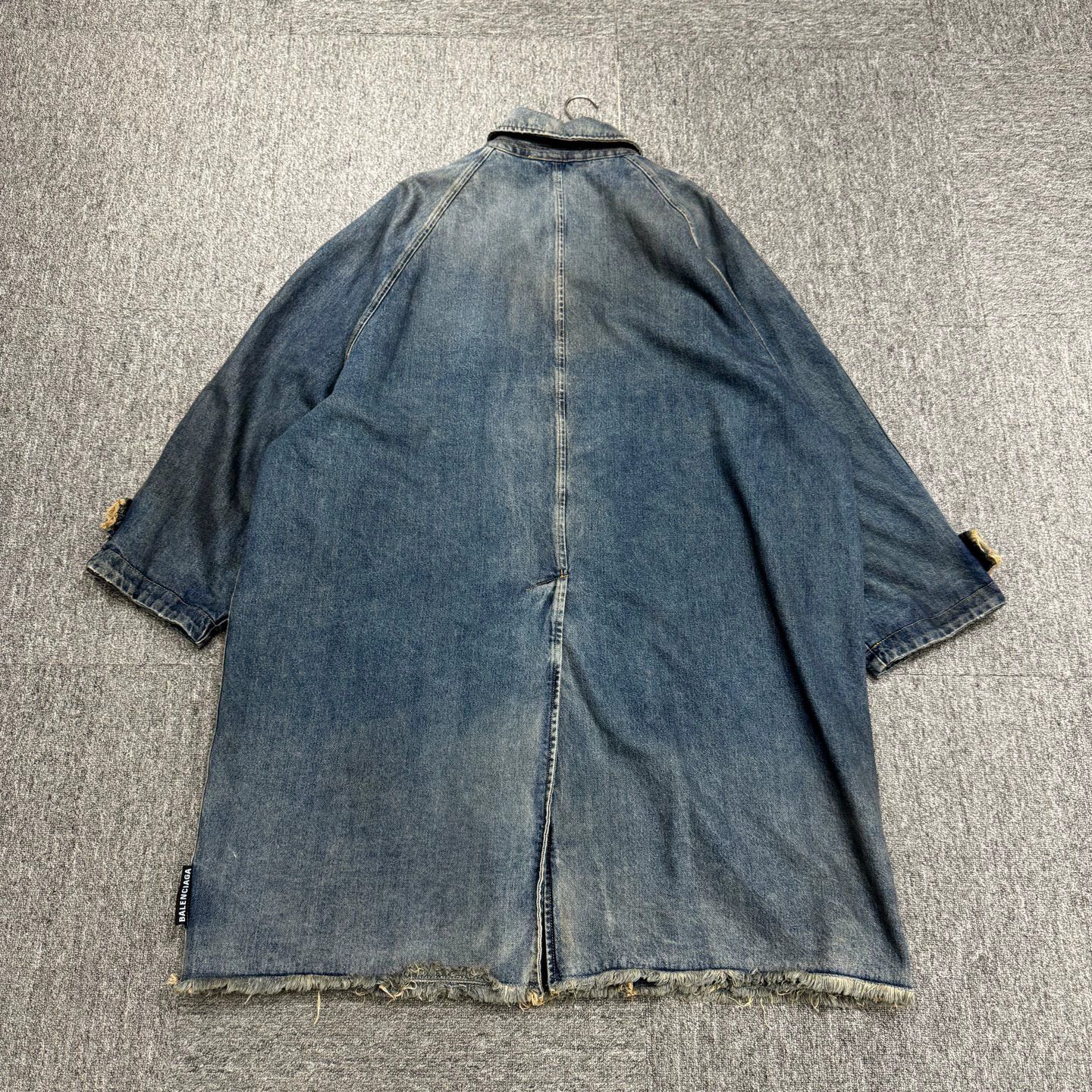 Balenciaga Balenciaga Runway Distressed Denim Coat Size US S / EU 44-46 / 1 - 5 Thumbnail