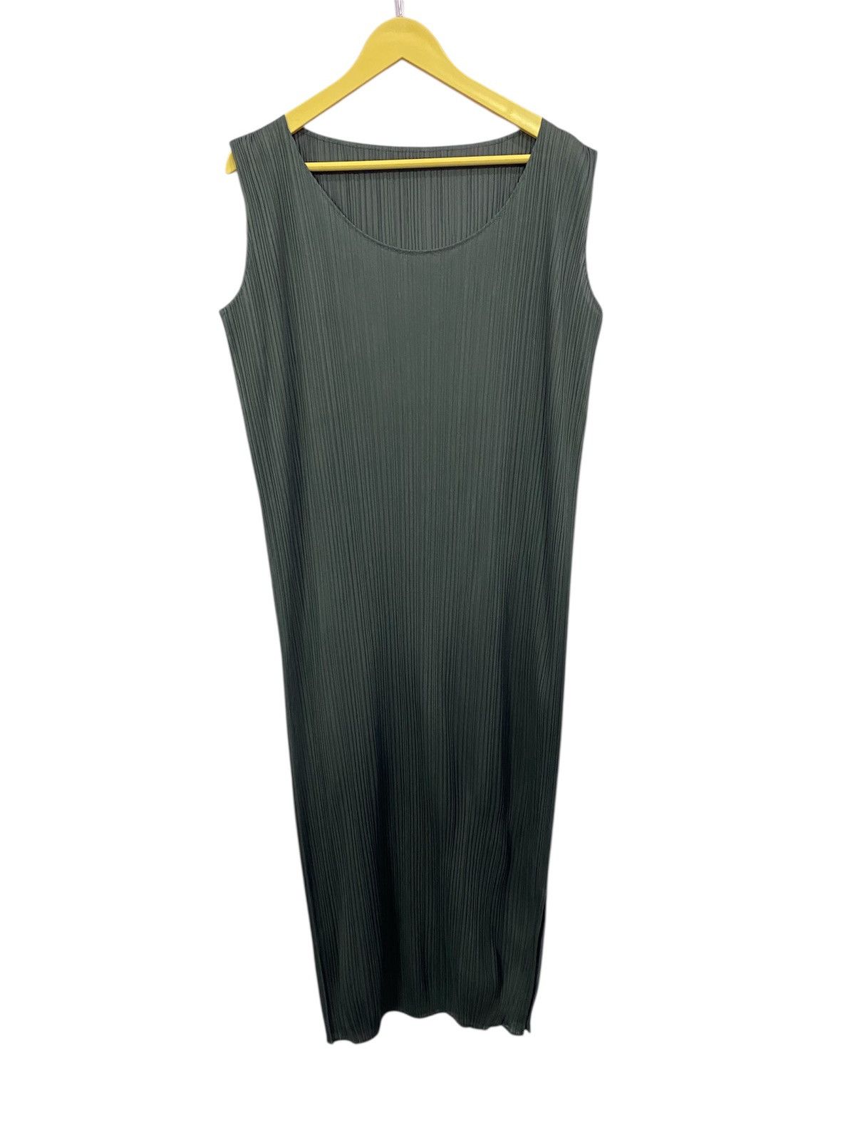 Pleats Please Issey Miyake Pleats Please Issey Miyake sleeveless pleated maxi dress Size M / US 6-8 / IT 42-44 - 6 Thumbnail