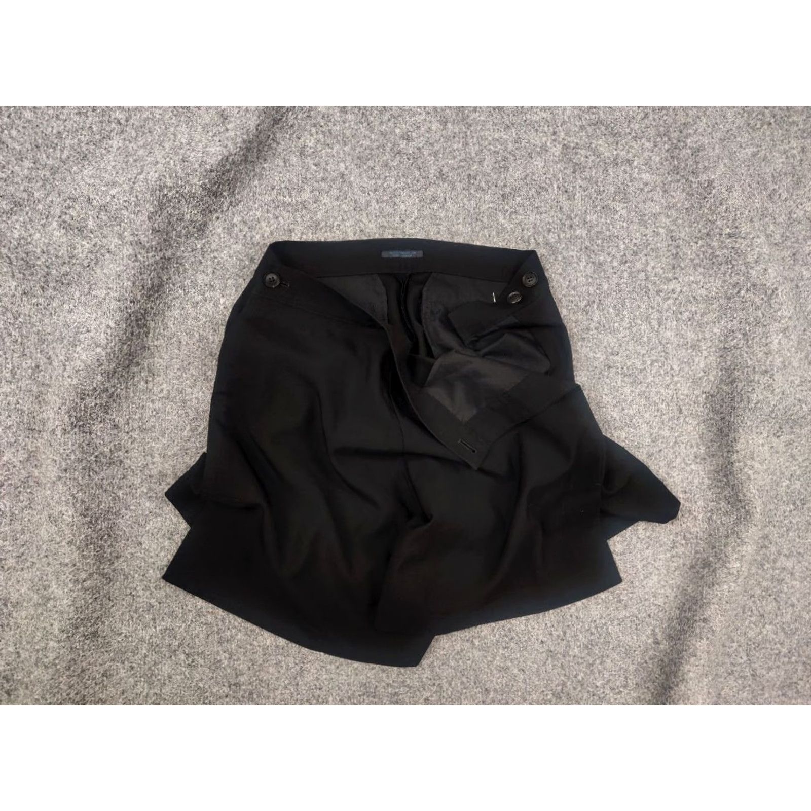 Yohji Yamamoto Yohji Yamamoto Y's Regulation Laine Wool Womens Pocket Buttons Tuck Shorts Size 28" / US 6 / IT 42 - 2 Thumbnail