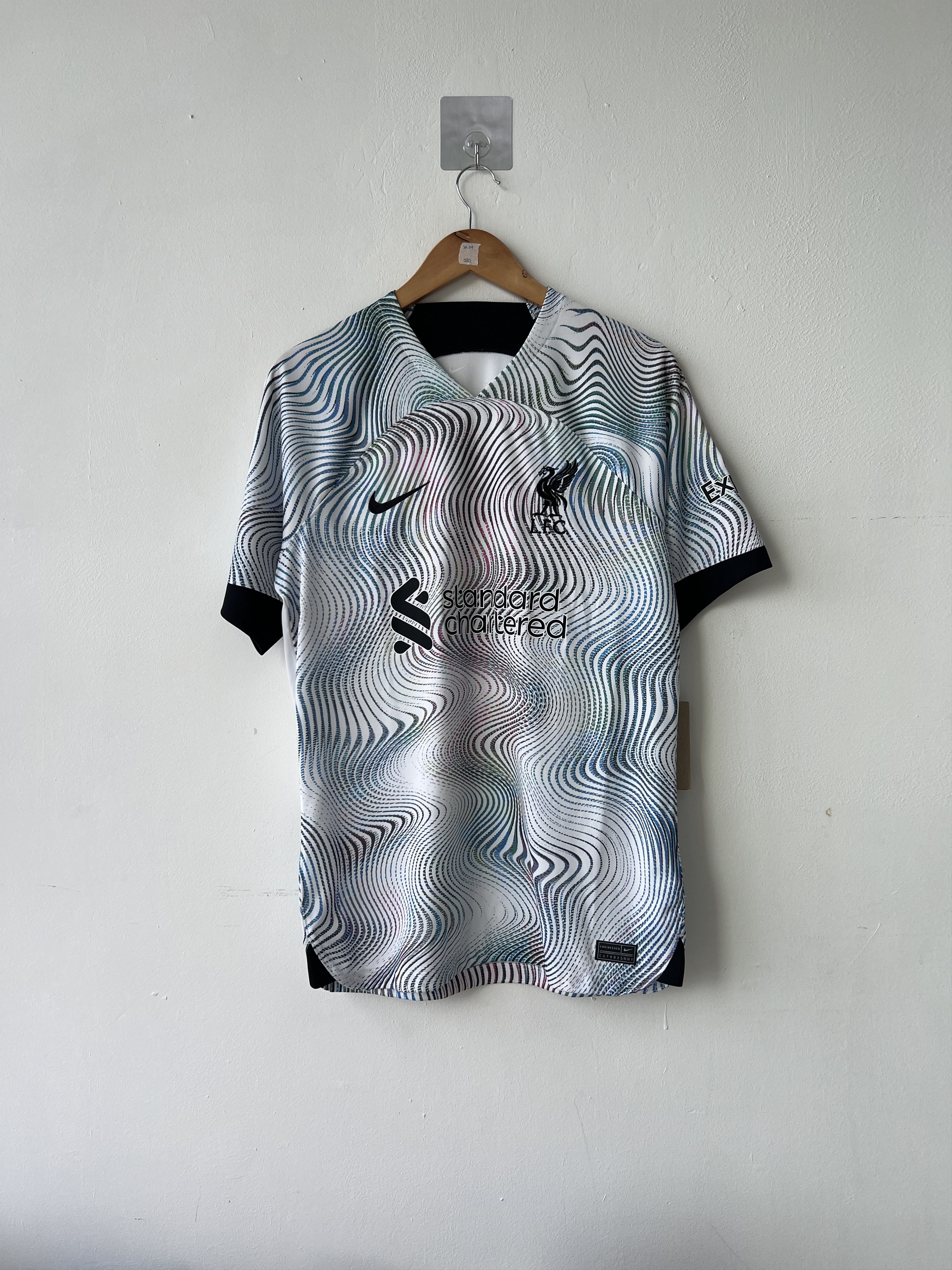 Nike (M) Liverpool 2022-23 Away Kit M. Salah #11 (NEW) Size US M / EU 48-50 / 2 - 2 Thumbnail