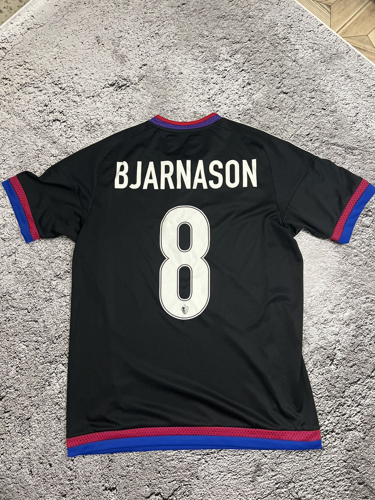 Adidas × Vintage FC Basel Switzerland Birkir Bjarnason adidas vintage jersey Size US M / EU 48-50 / 2 - 1 Thumbnail