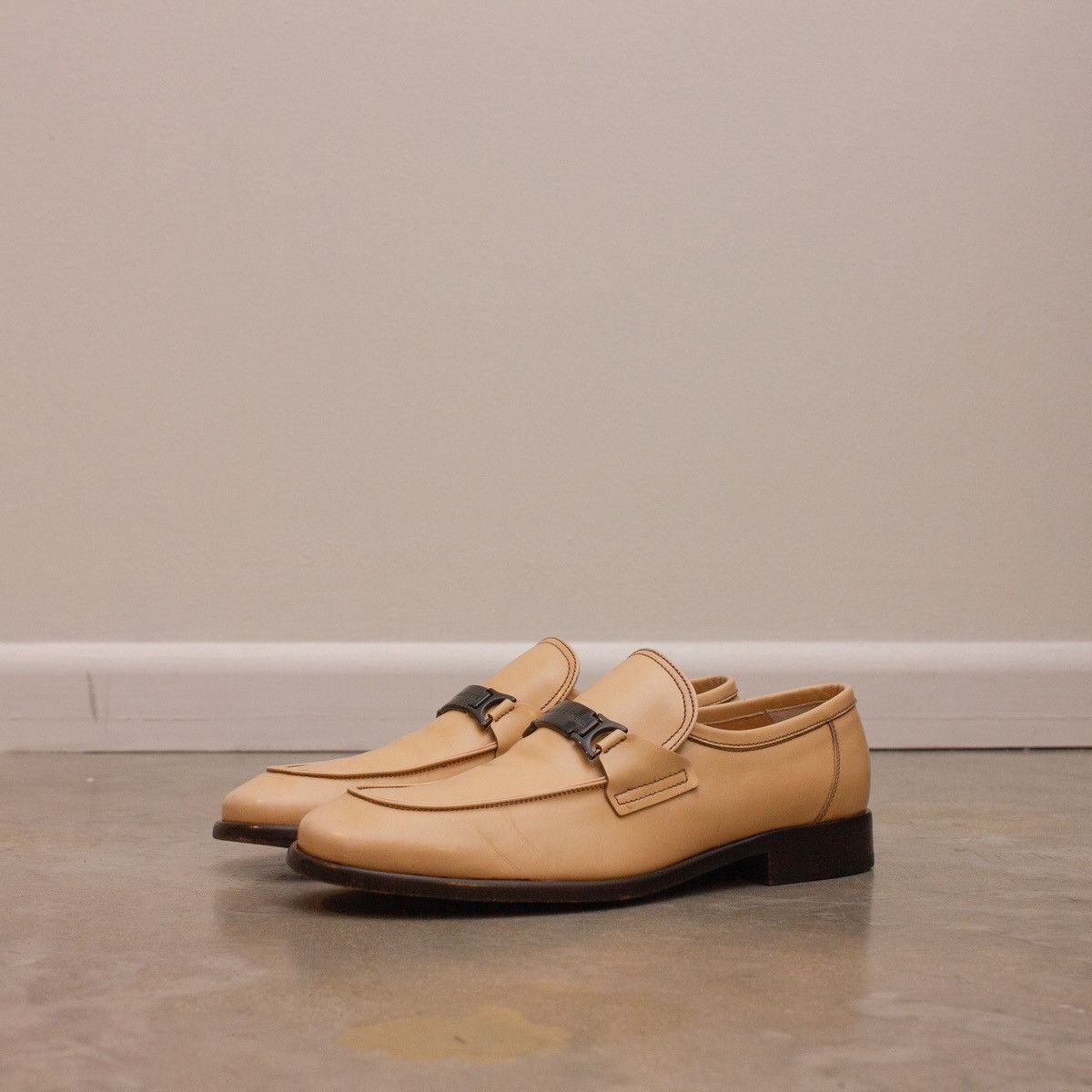 Dolce & Gabbana 895$MRP Dolce & Gabbana Ivory Round Toe Loafers Size US 8.5 / EU 41-42 - 2 Thumbnail