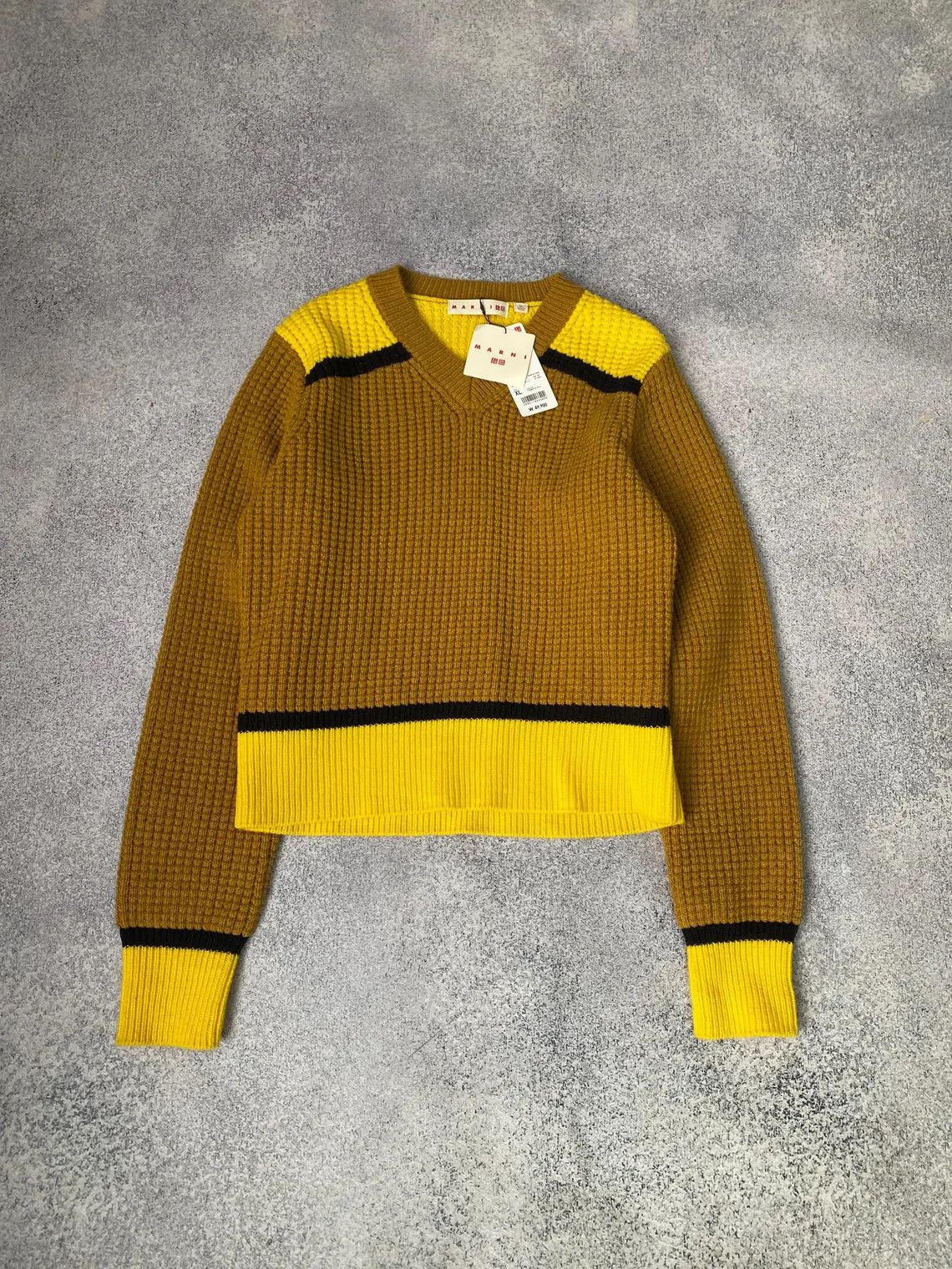 Marni × Uniqlo Knitted Marni x Uniqlo Vneck Cropped Women’s Sweater Size XL / US 12-14 / IT 48-50 - 10 Thumbnail