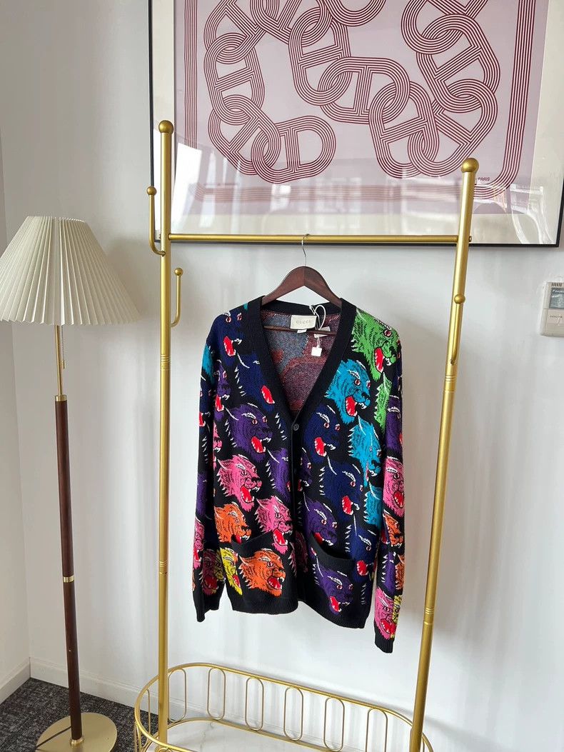 Gucci Gucci Multi-color pattern printed wool V-neck long-sleeved Size US L / EU 52-54 / 3 - 1 Thumbnail