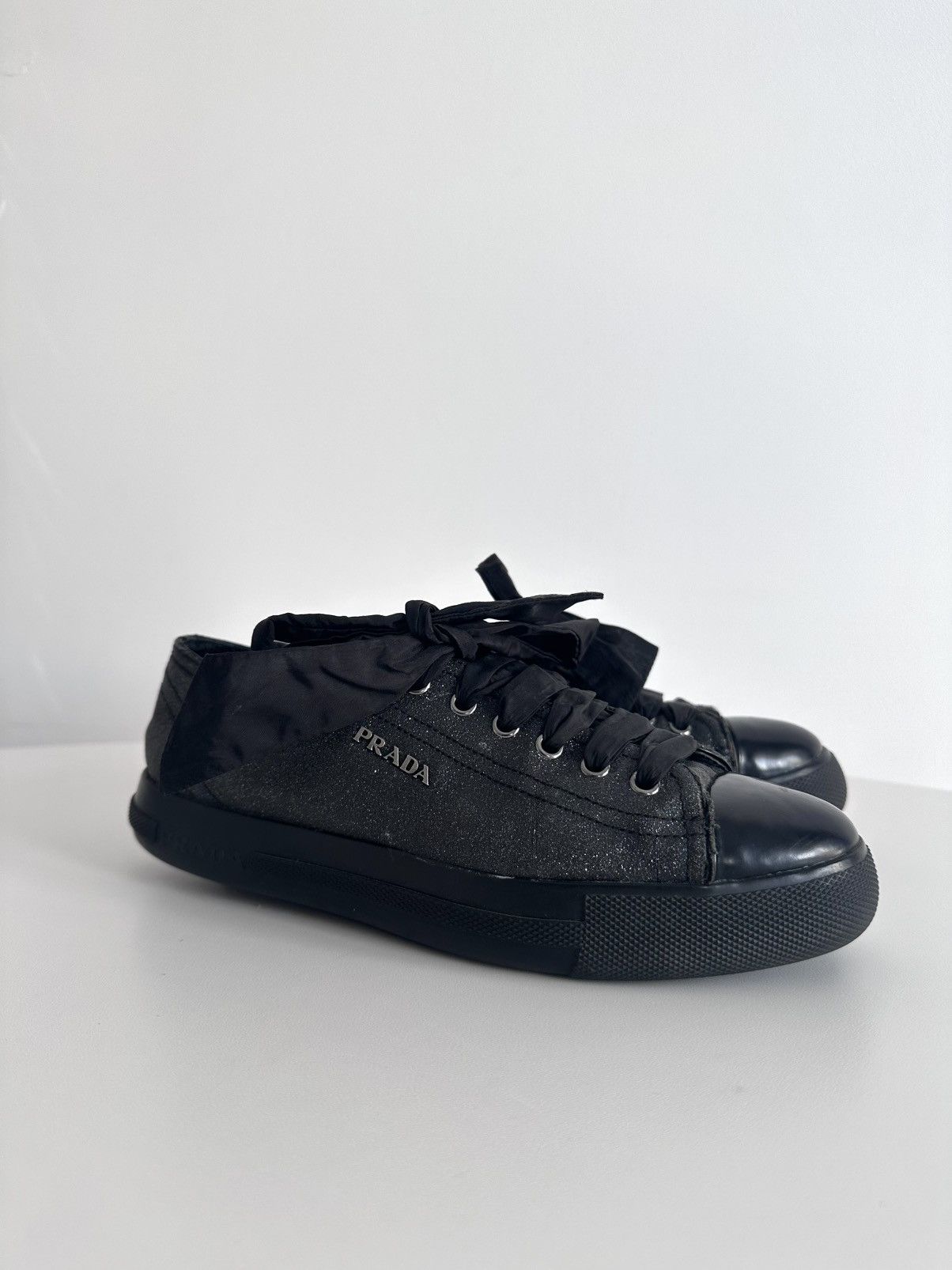 Prada 00s Prada Black Leather Glitter Low Trainers Shoes 37,5 Eu Size US 6.5 / IT 36.5 - 1 Thumbnail