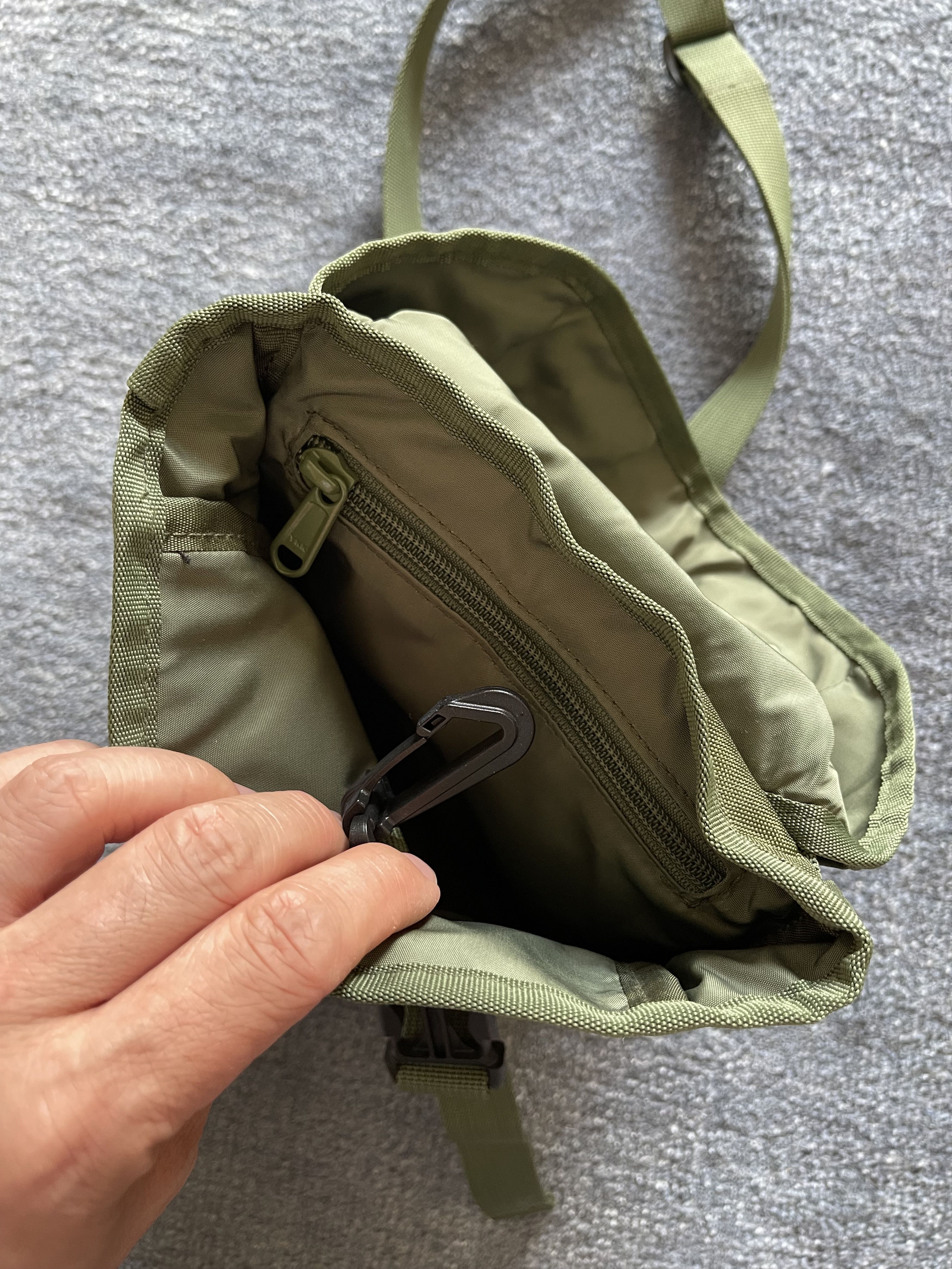 Undefeated UNDEFEATED Crossbody Shoulder Bag Olive Nylon Geometric Size ONE SIZE - 8 Thumbnail