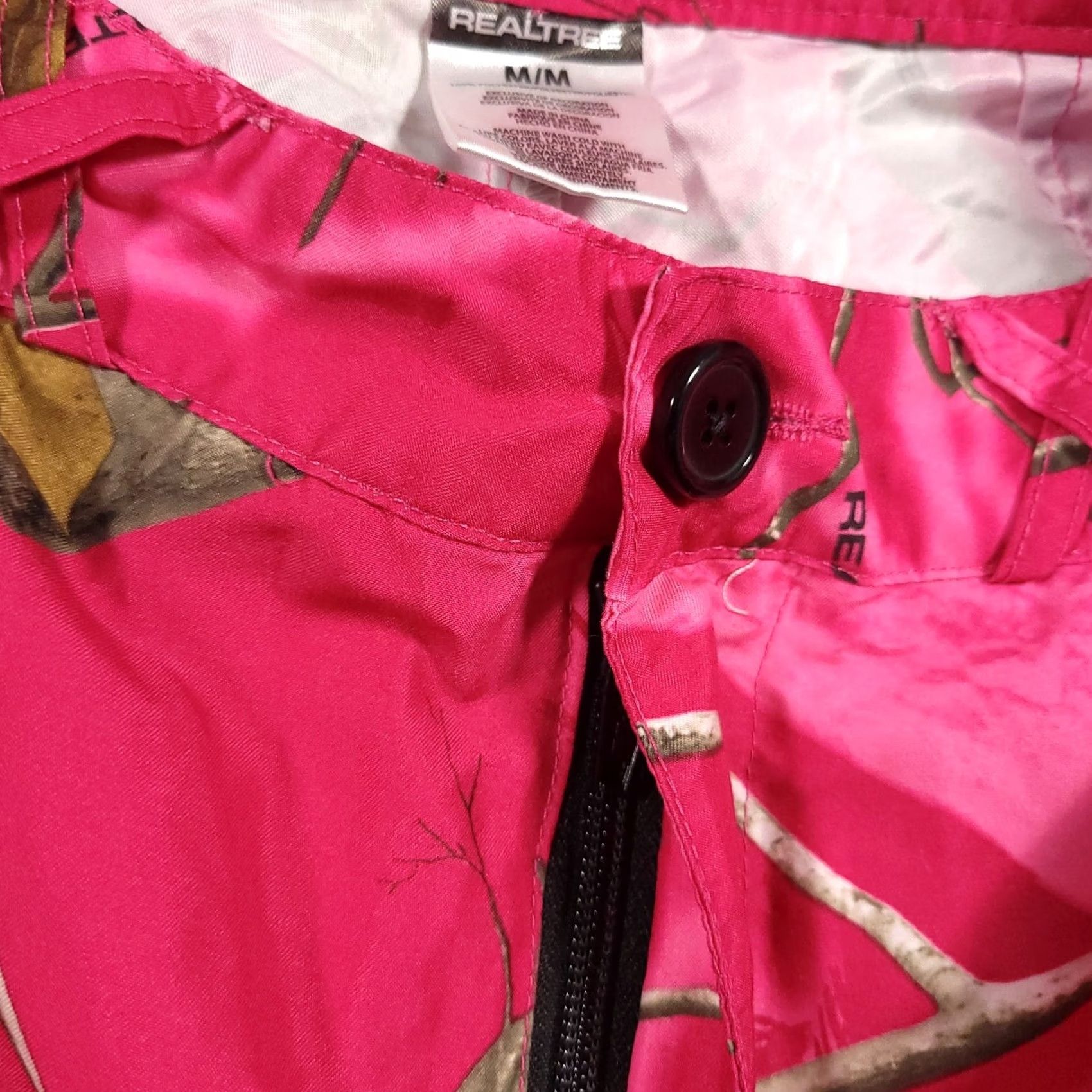 Realtree VINTAGE RealTree APC Camo Shorts Women’s Medium Pink Cargo Pocket Outdoors Moisture Wicking Size 32" / US 10 / IT 46 - 6 Thumbnail