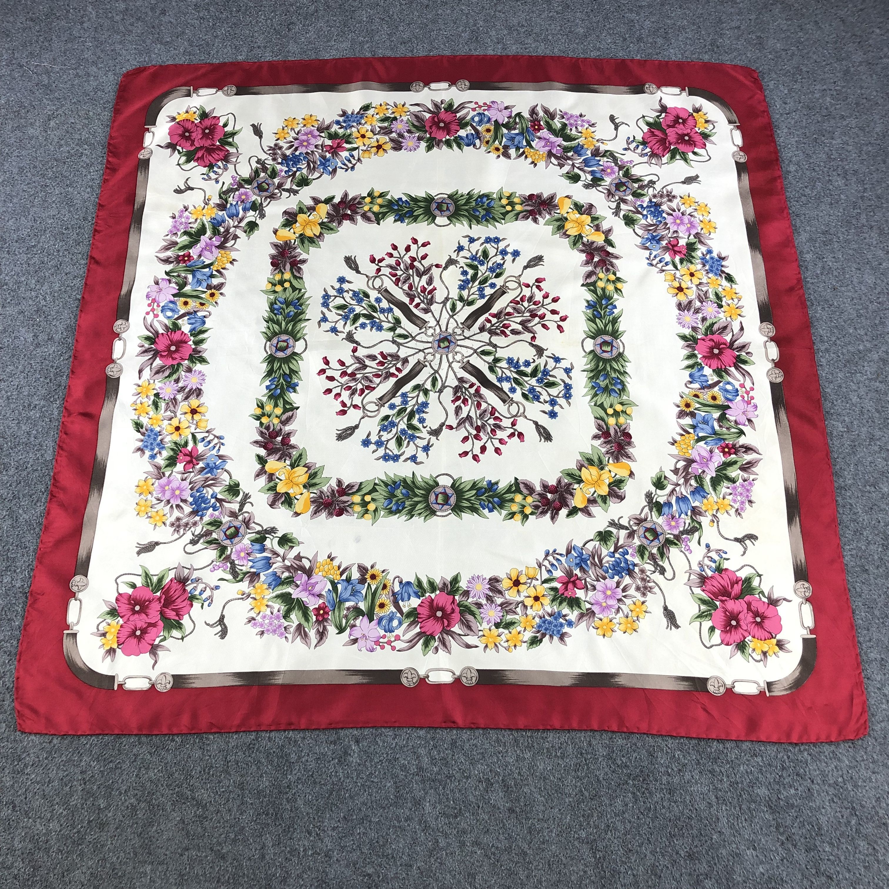 Japanese Brand Wakabayashi Japan 100% Silk Floral Scarf Red/White 34x34M279 Size ONE SIZE - 2 Thumbnail
