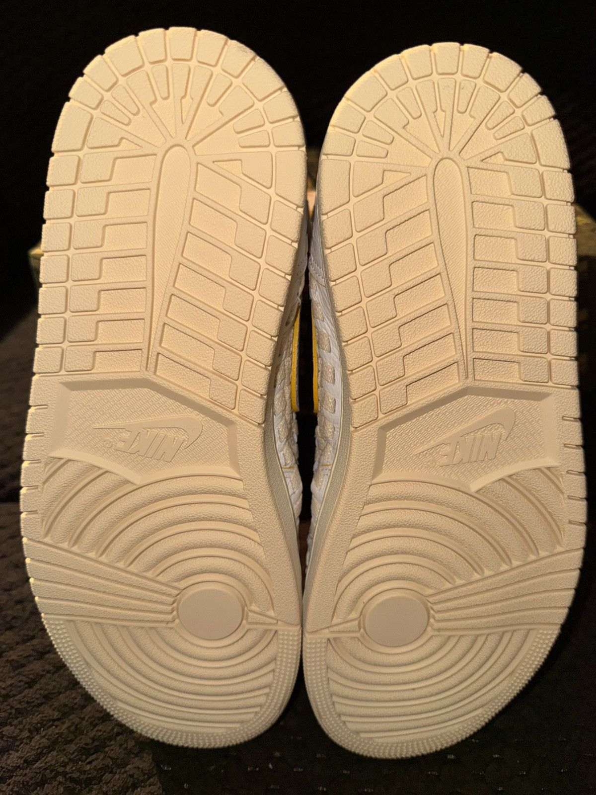 Jordan Brand × Union LA Nike Air Jordan 1 x Union LA “Bephie’s Beauty Supply” NEW DS Size US 9 / EU 42 - 22 Thumbnail