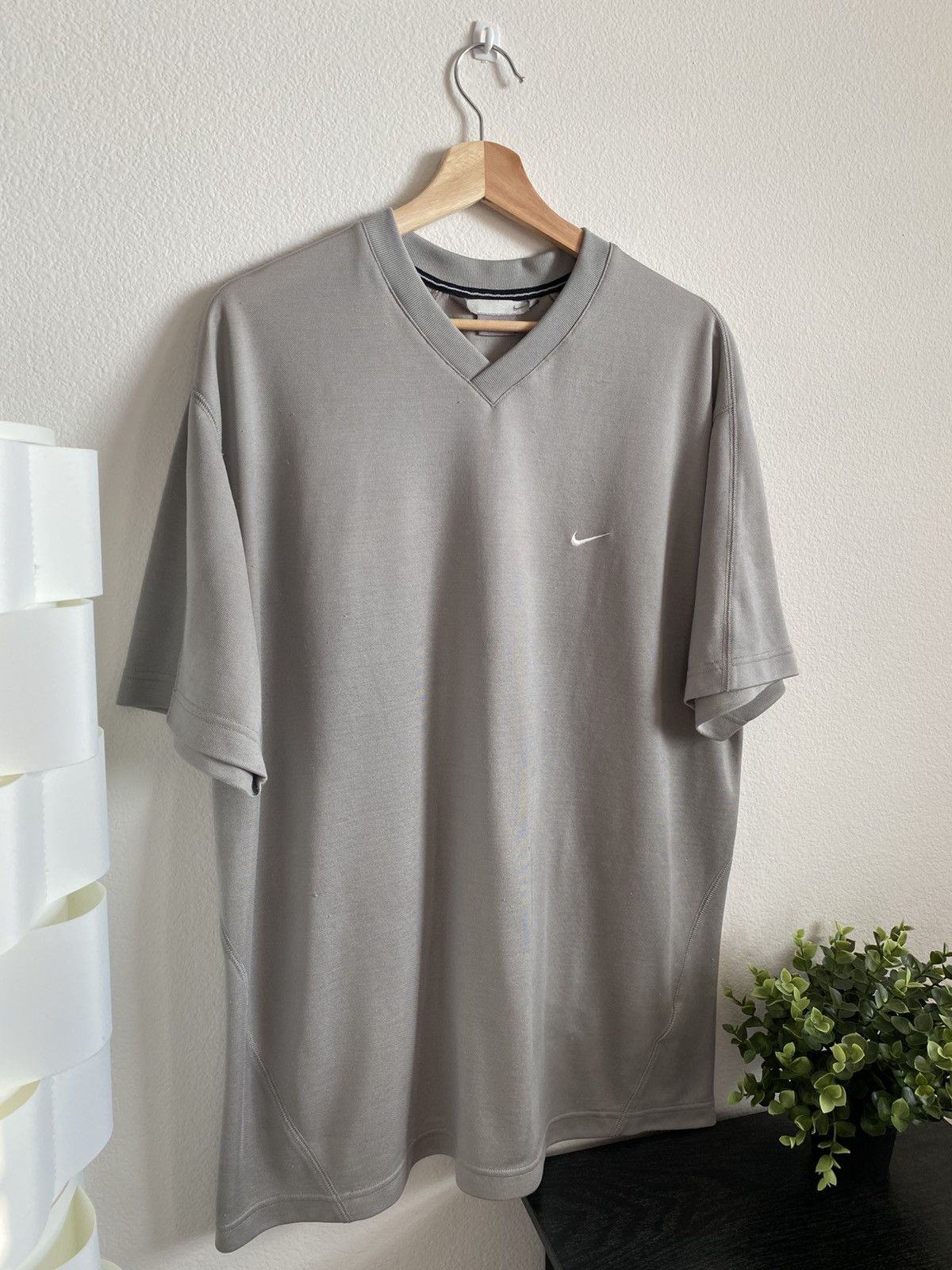 Nike 00s Nike Mini Swoosh Athletic Tee Size US XL / EU 56 / 4 - 2 Thumbnail
