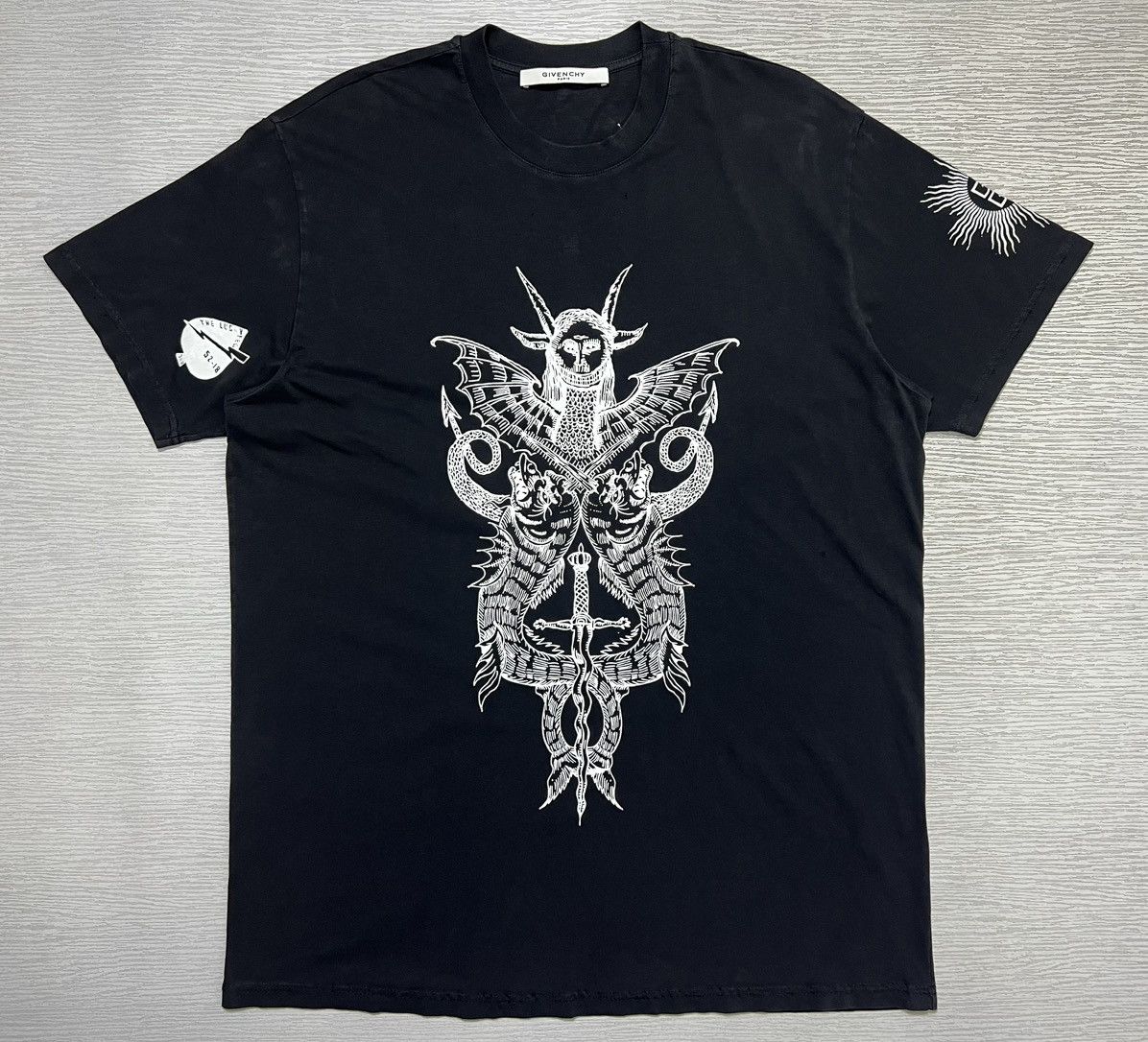 Givenchy Givenchy - Mad Trip Tour Oversized T-Shirt Size US XS / EU 42 / 0 - 1 Thumbnail