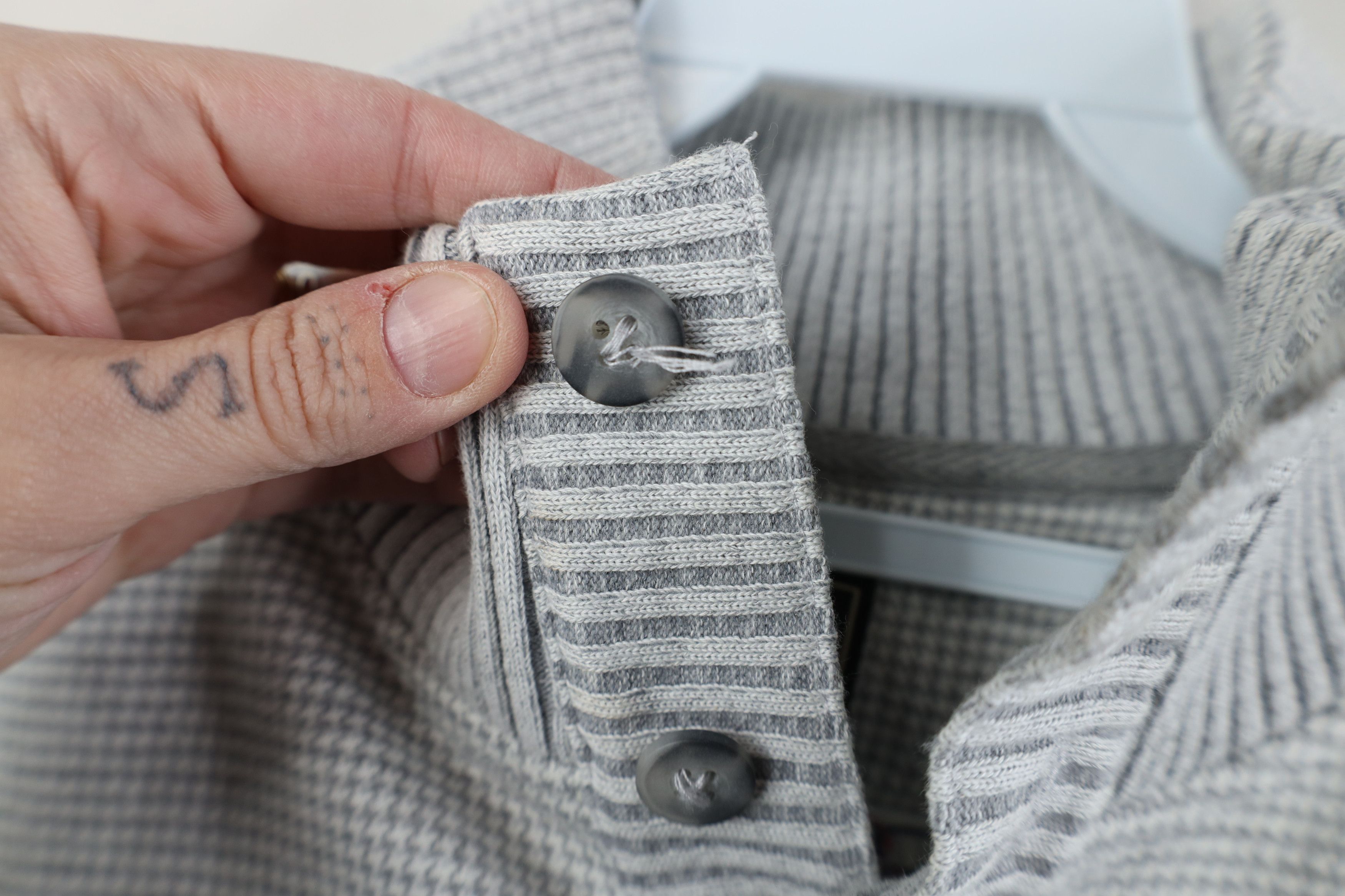 Vintage Vintage Ford Motor Company Houndstooth Knit Henley Sweater Size US XL / EU 56 / 4 - 9 Thumbnail