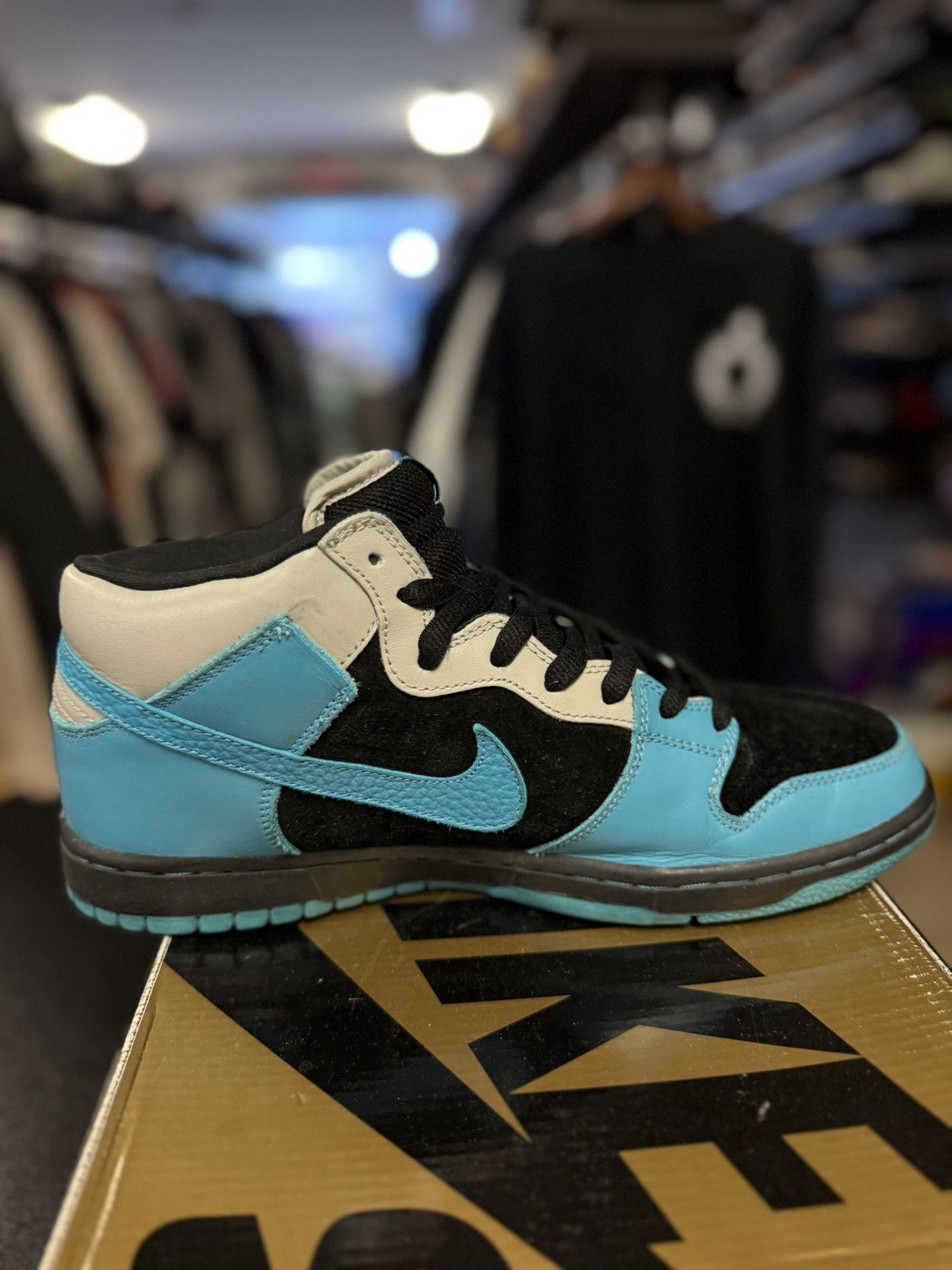 Nike Nike SB Mid Dunk 2008 RARE Aqua Fuel Blue Size 11 Size US 11 / EU 44 - 14 Thumbnail