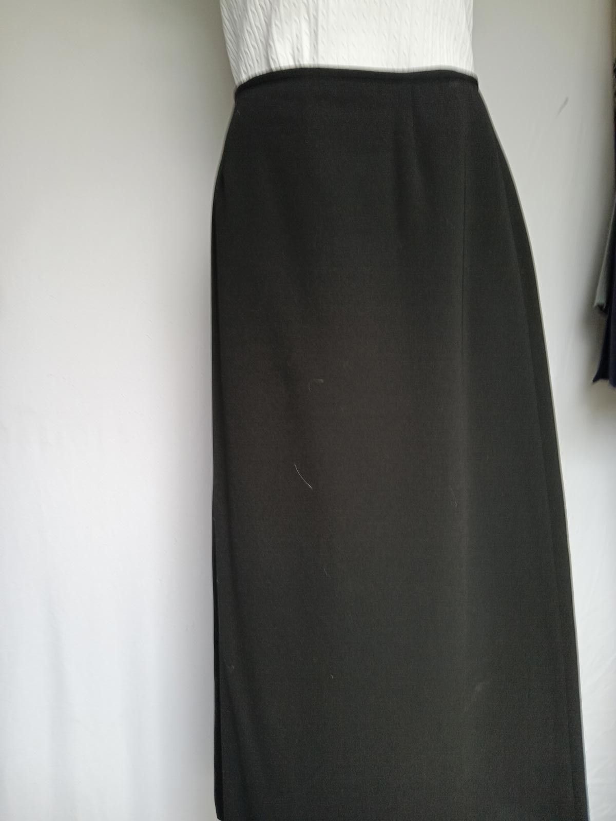 Designer Josephine Chaus Black Midi Skirt - Elegant and Versatile Size 32" / US 10 / IT 46 - 1 Thumbnail
