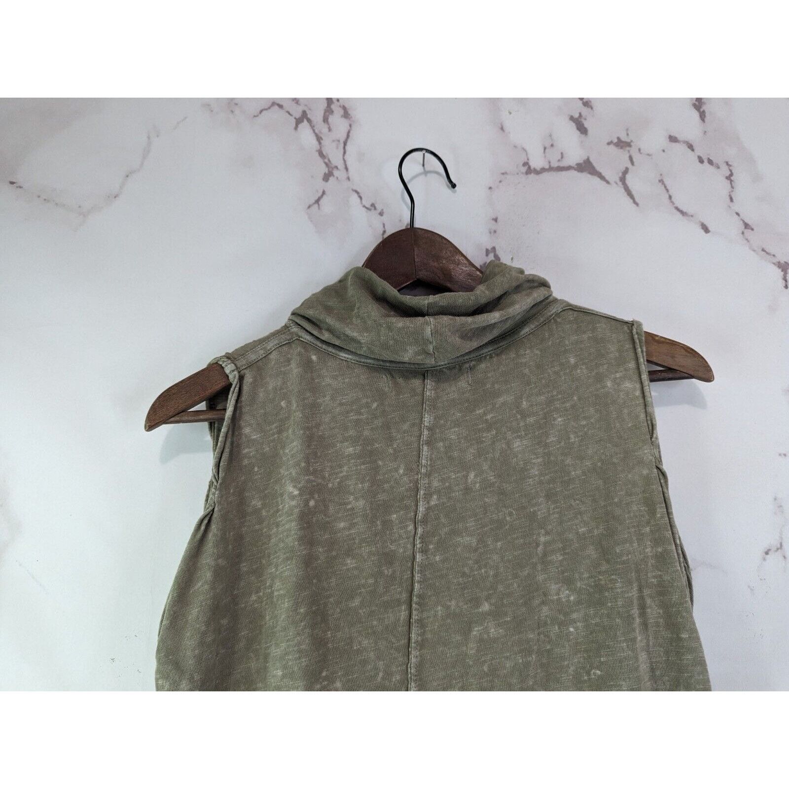 Free People Free People Tank Top Womens XS Green Muscle Cowl Neck Size XS / US 0-2 / IT 36-38 - 6 Thumbnail