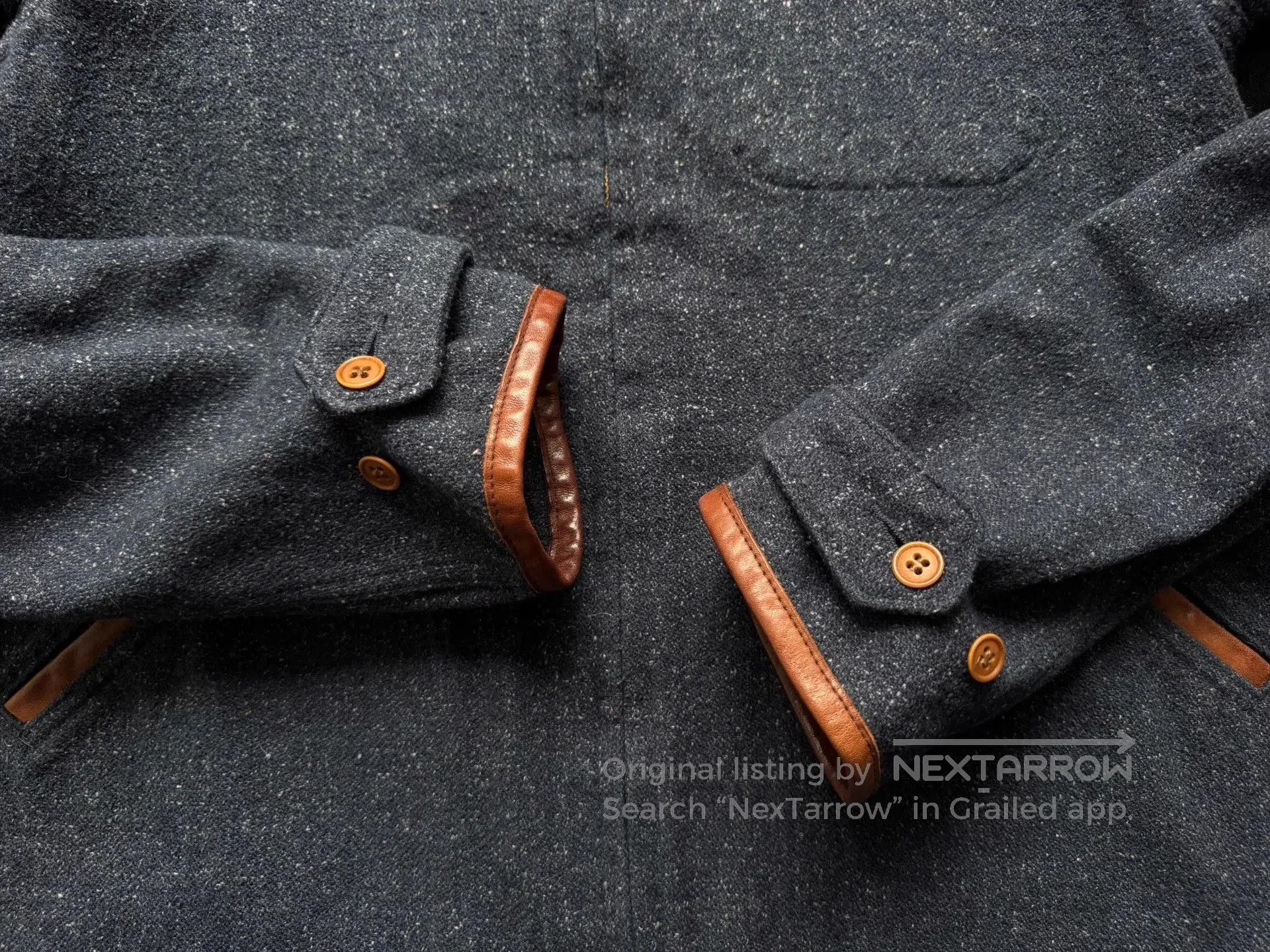 Gray Collared Zip-Up Jacket with Leather Trim - Size L.