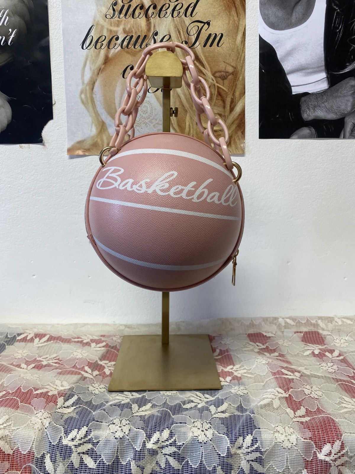 Vintage Small pink basketball bag with adjustable handles Size ONE SIZE - 1 Thumbnail