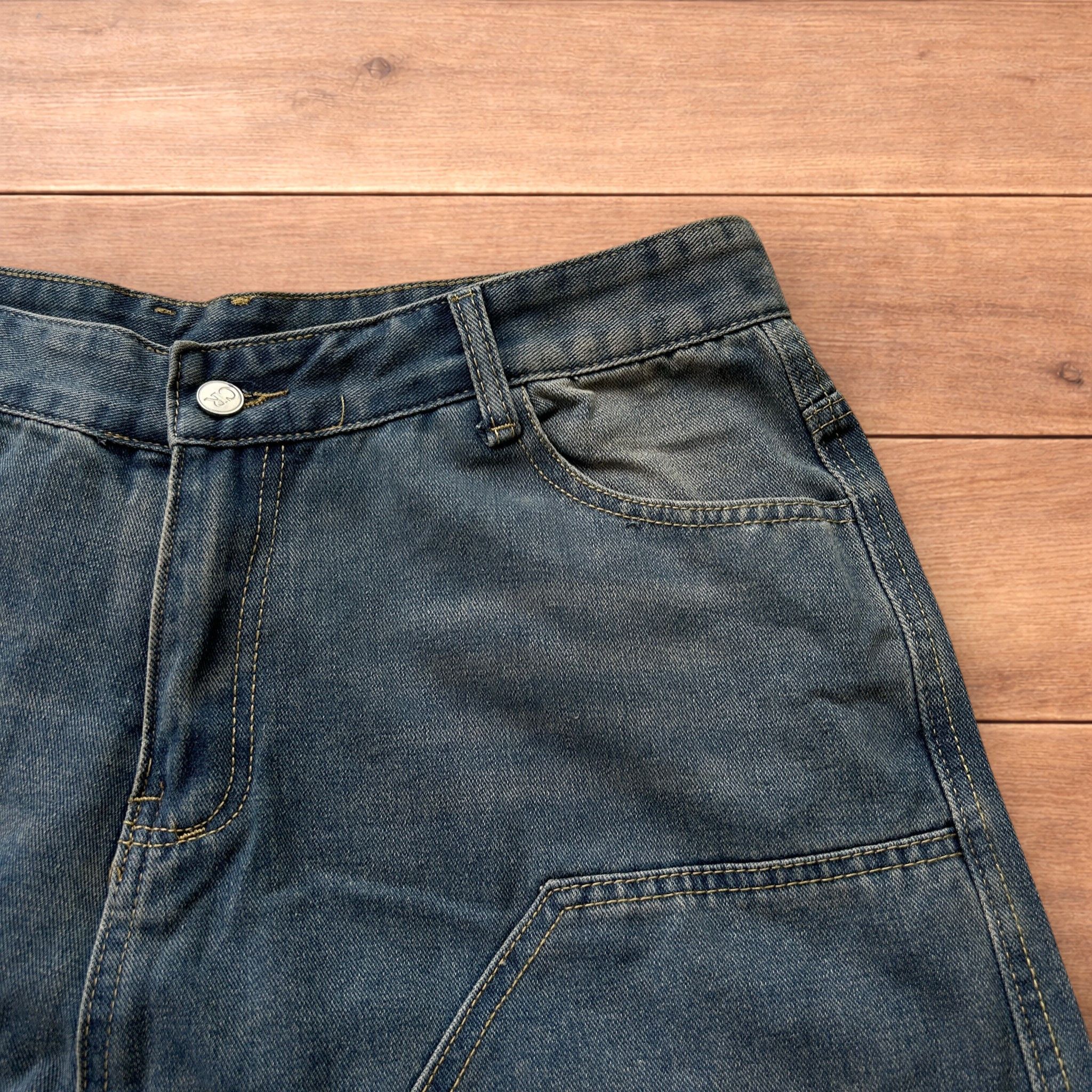 Japanese Brand Super baggy wide leg denim shorts jorts in dark blue wash. Size US 36 / EU 52 - 3 Thumbnail
