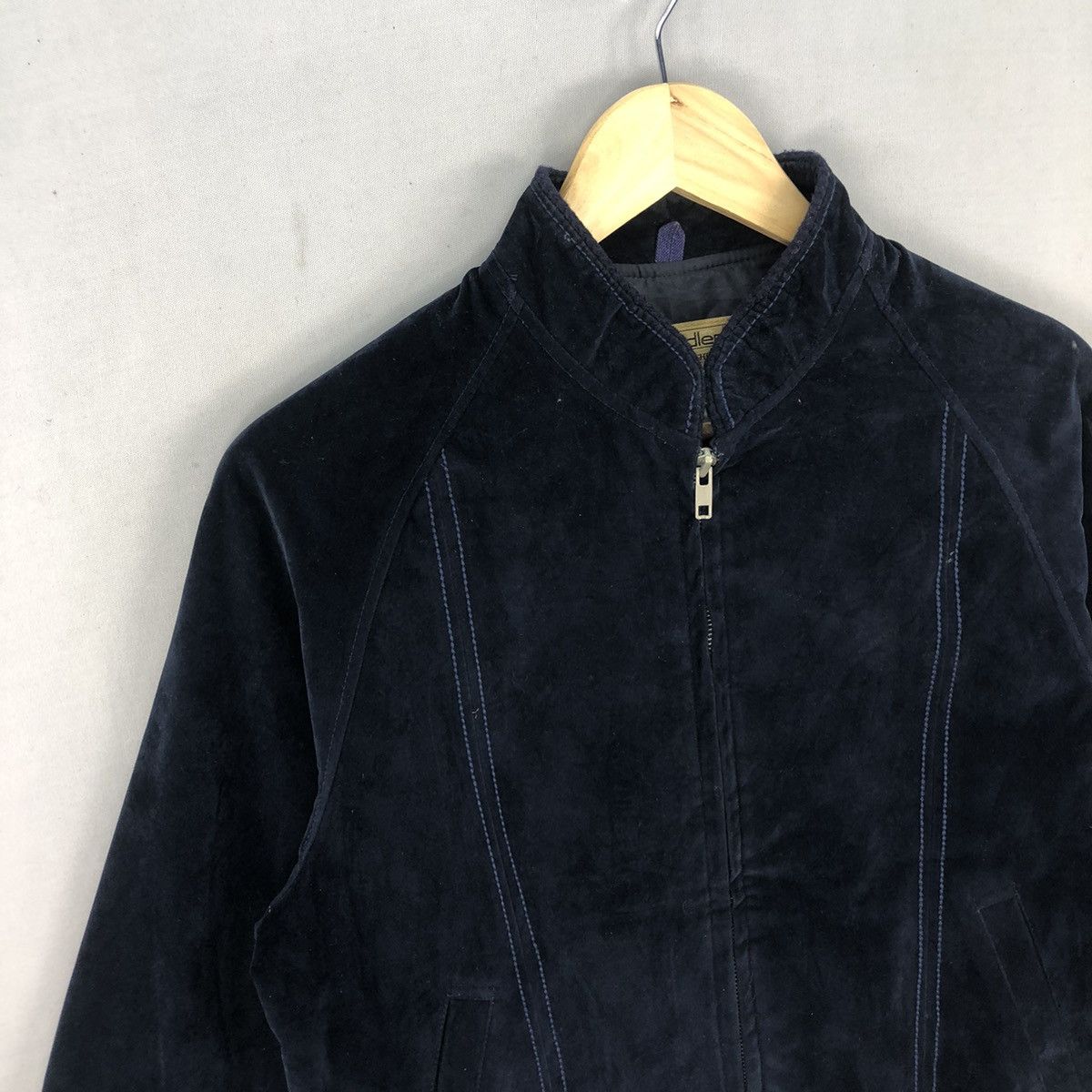 Japanese Brand Vintage 90’s Velvet Zipper Jacket Size US S / EU 44-46 / 1 - 2 Thumbnail