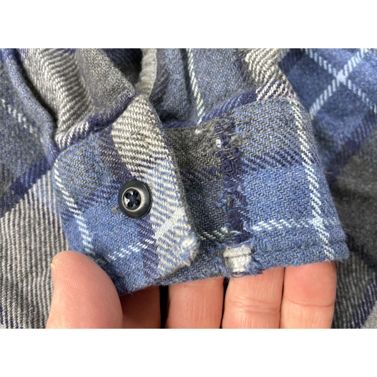 J.Crew J.CREW Wallace & Barnes Flannel Shirt Mens Large Heavyweight Plaid Cotton Blue Button-Up Long Sleeve Casual Addl. Details: Cuffs Damage/Sleeve Stain Size US L / EU 52-54 / 3 - 5 Thumbnail