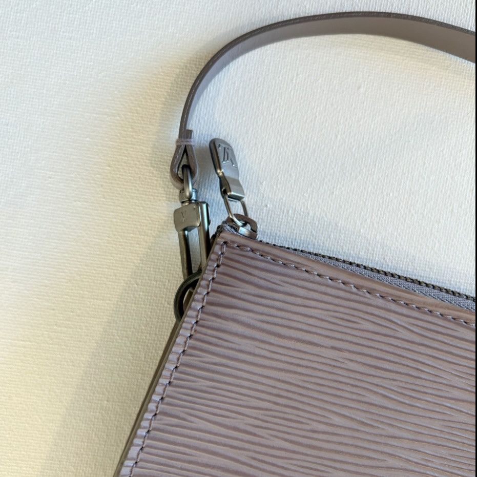Louis Vuitton Epi Pochette Accessories 24 Size ONE SIZE - 4 Thumbnail
