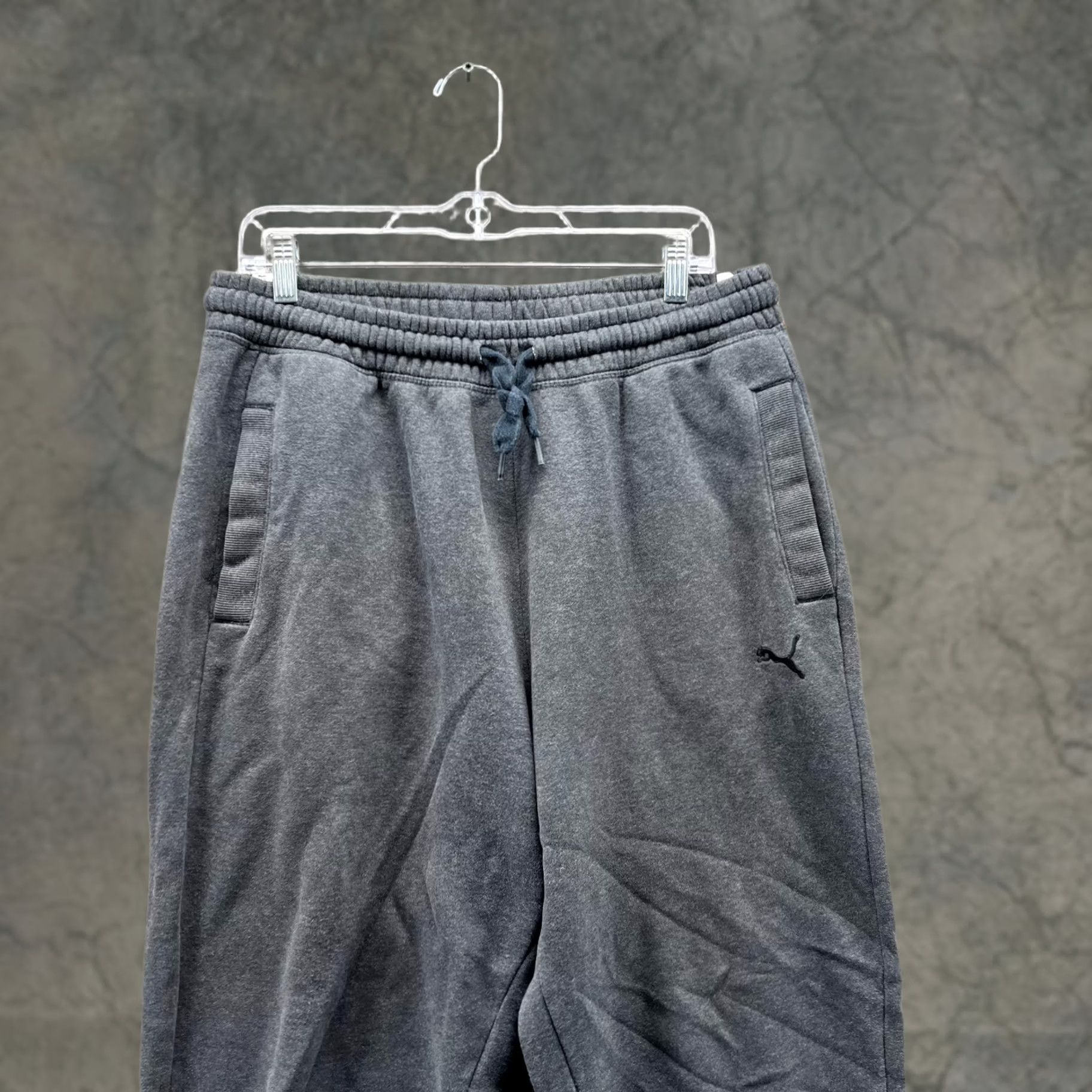 Puma Puma Sweatpants Men Large Gray Fleece Elastic Waist Pockets Sweatpants Athletic Training Casual Shorts? Size US 33 - 1 Thumbnail