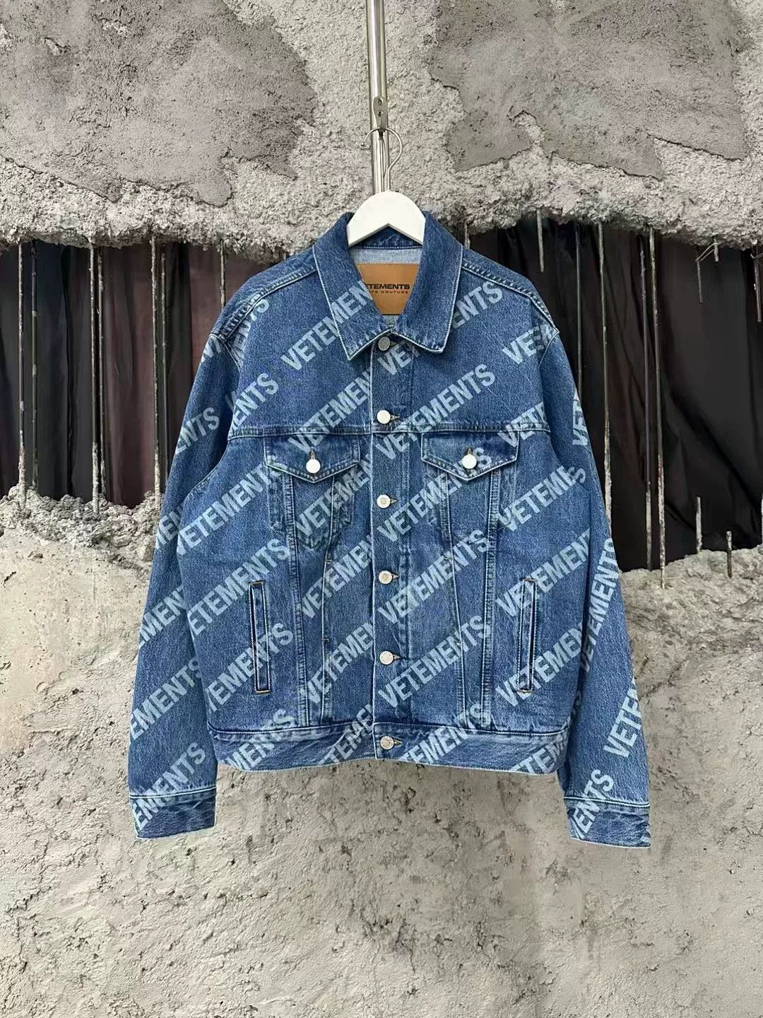 Vetements Vetements Blue Logo Denim Jacket Size XS / US 0-2 / IT 36-38 - 1 Thumbnail