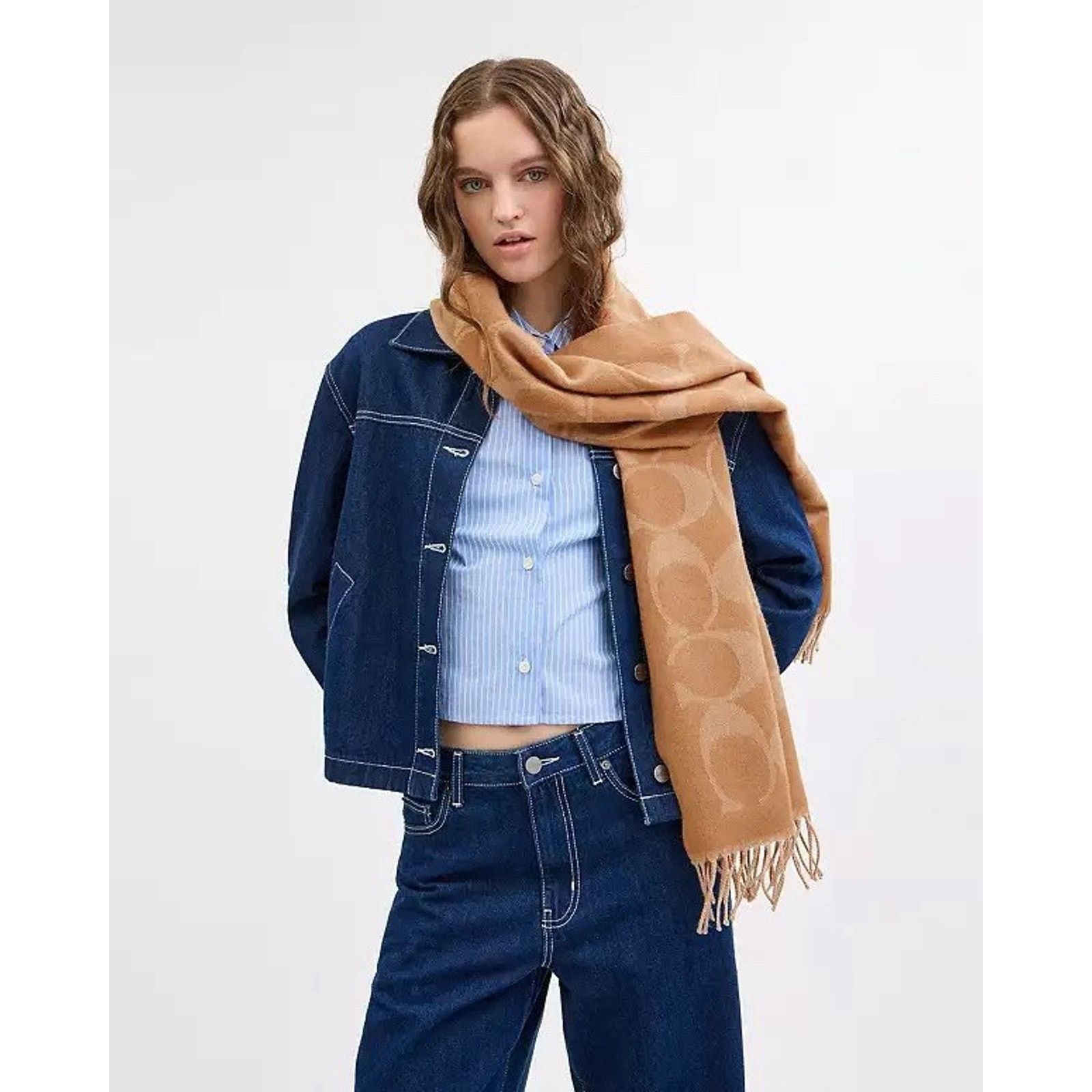 Coach NWT Coach Signature Oversized Scarf Muffler CU807 Camel Size ONE SIZE - 8 Thumbnail