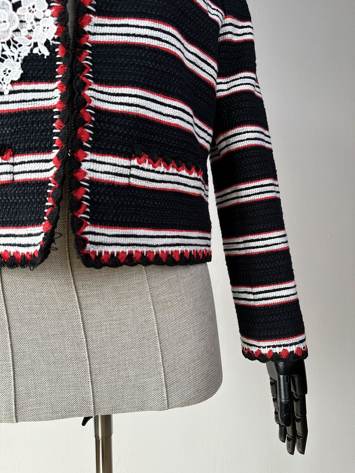 Moschino MOSCHINO BOUTIQUE Tweed Blazer Jacket Lace Embroidery Size M / US 6-8 / IT 42-44 - 11 Thumbnail