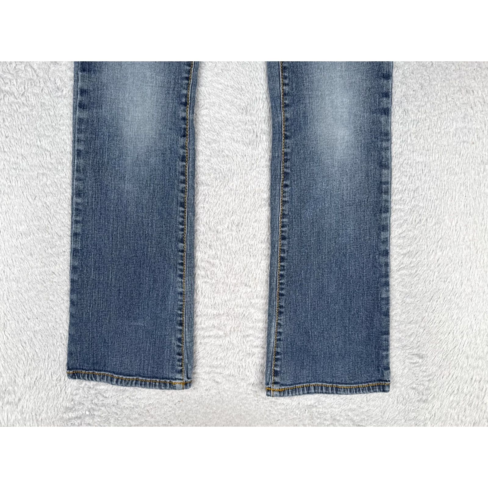 Denime JAGTHUG Jeans Bootcut Juniors 26 Blue Med Wash Low Rise Denim 26x30 Embroidered City Womens Juniors Jeans Bag Size 26" / US 2 / IT 38 - 2 Thumbnail