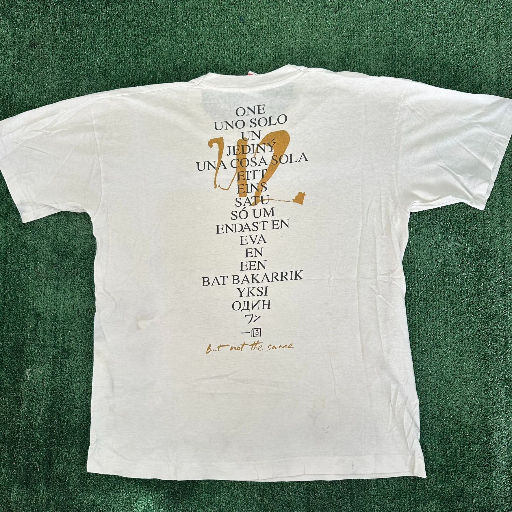 Fruit Of The Loom Vintage 1992 U2 Smell The Flowers T-Shirt 90s Rock Band Tee Size US L / EU 52-54 / 3 - 7 Thumbnail