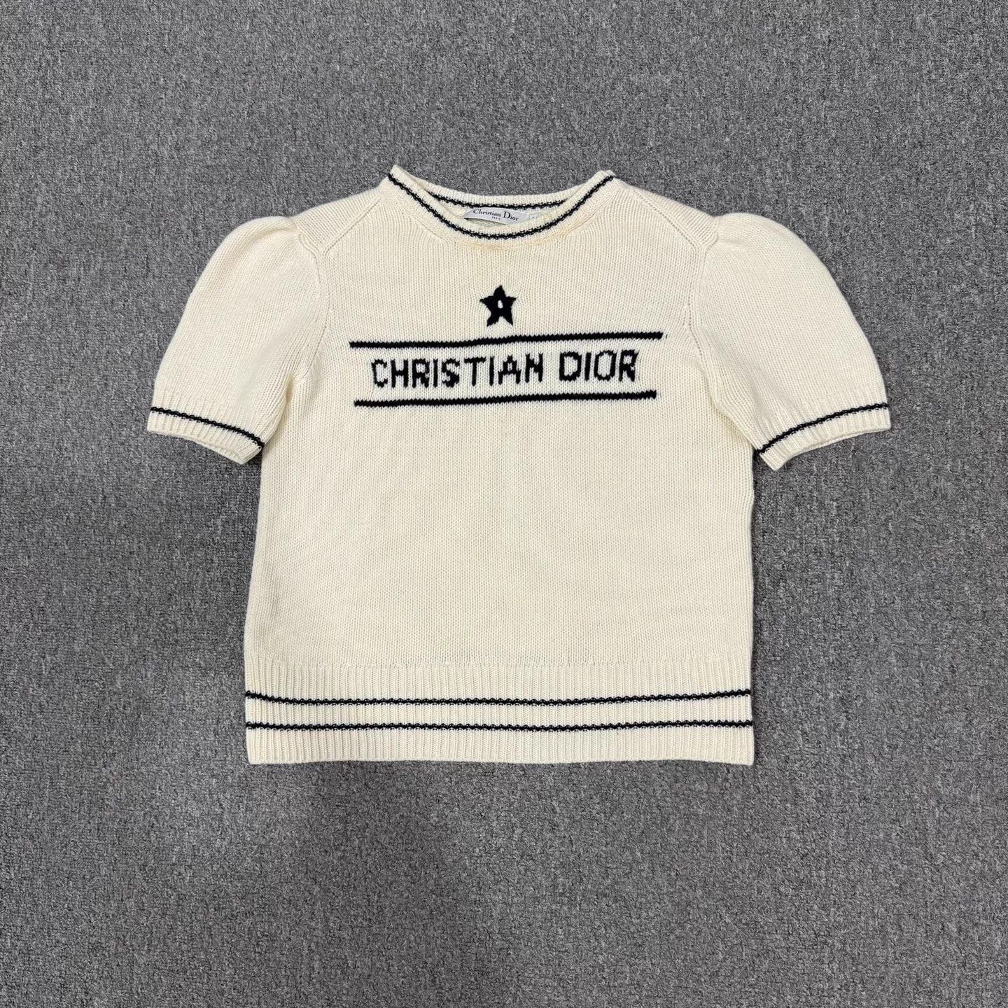 Dior Dior Beige Lucky Star Knit Short-Sleeve 42 Size M / US 6-8 / IT 42-44 - 1 Thumbnail